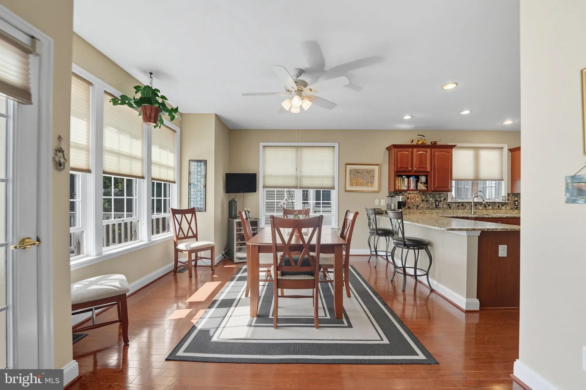 Property Slideshow image 14 of 64 | 6135 ferrier ct, Gainesville, VA, 20155