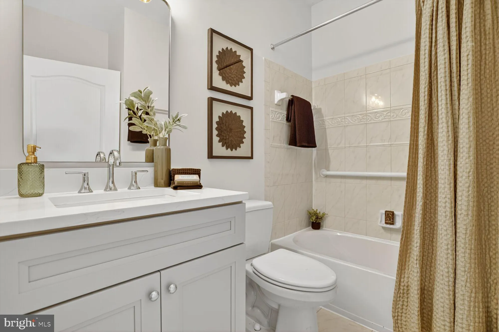 Property Slideshow image 16 of 37 | 1994 penfold ct, Woodbridge, VA, 22192