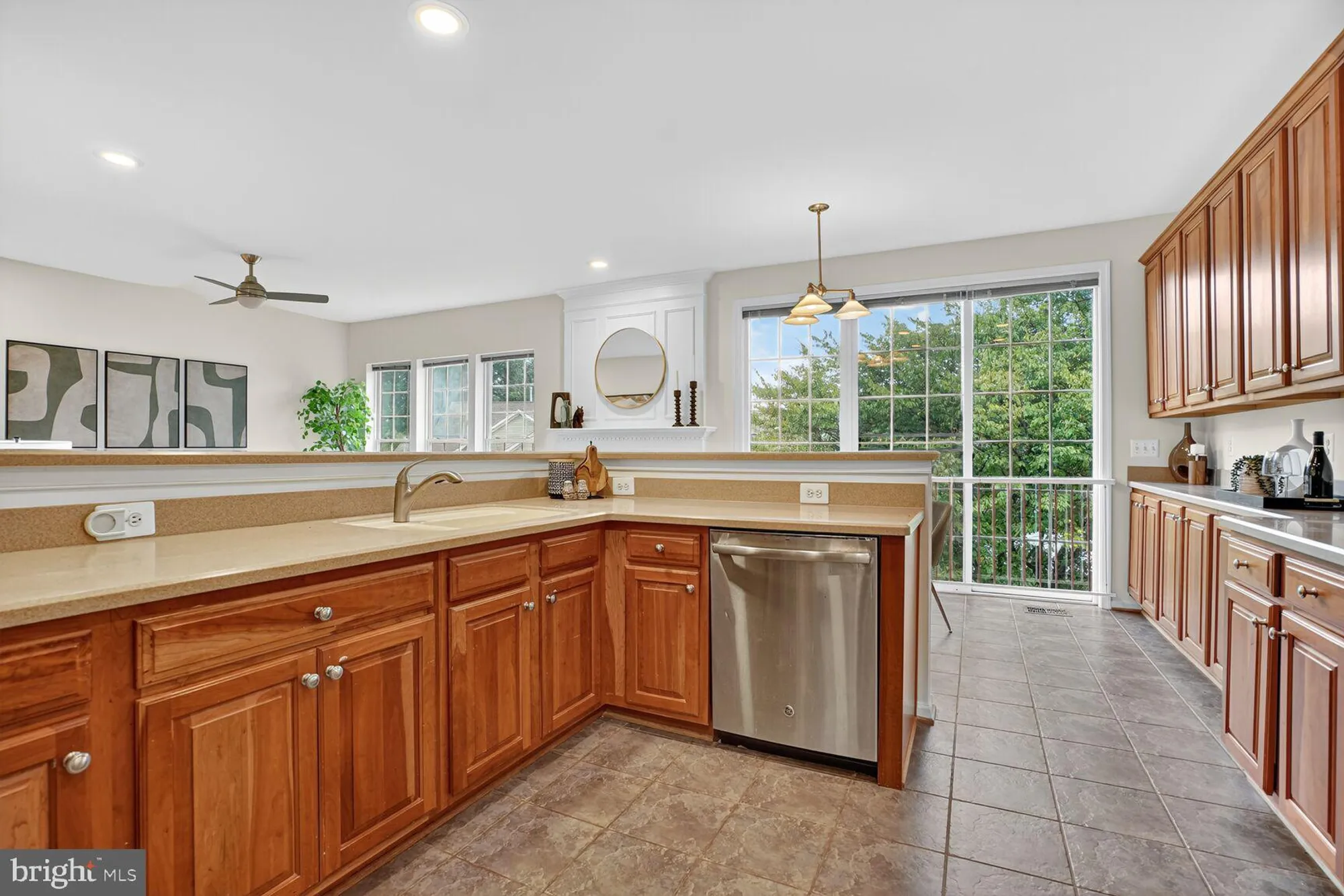 Property Slideshow image 10 of 37 | 1994 penfold ct, Woodbridge, VA, 22192