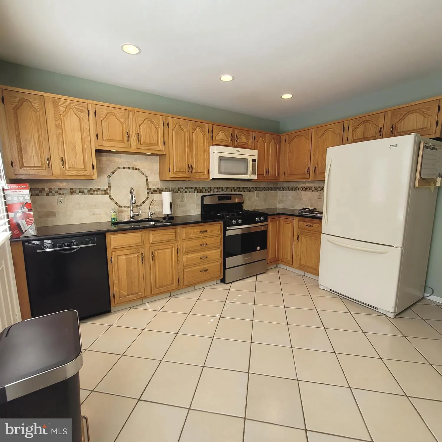 Property Slideshow image 7 of 36 | 875 westminster dr, Southampton, NJ, 08088