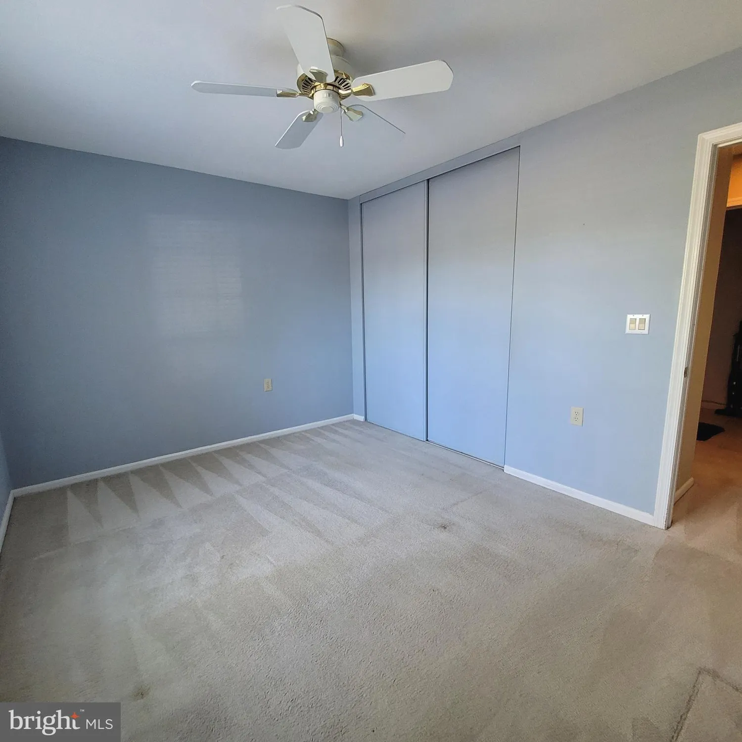 Property Slideshow image 9 of 36 | 875 westminster dr, Southampton, NJ, 08088