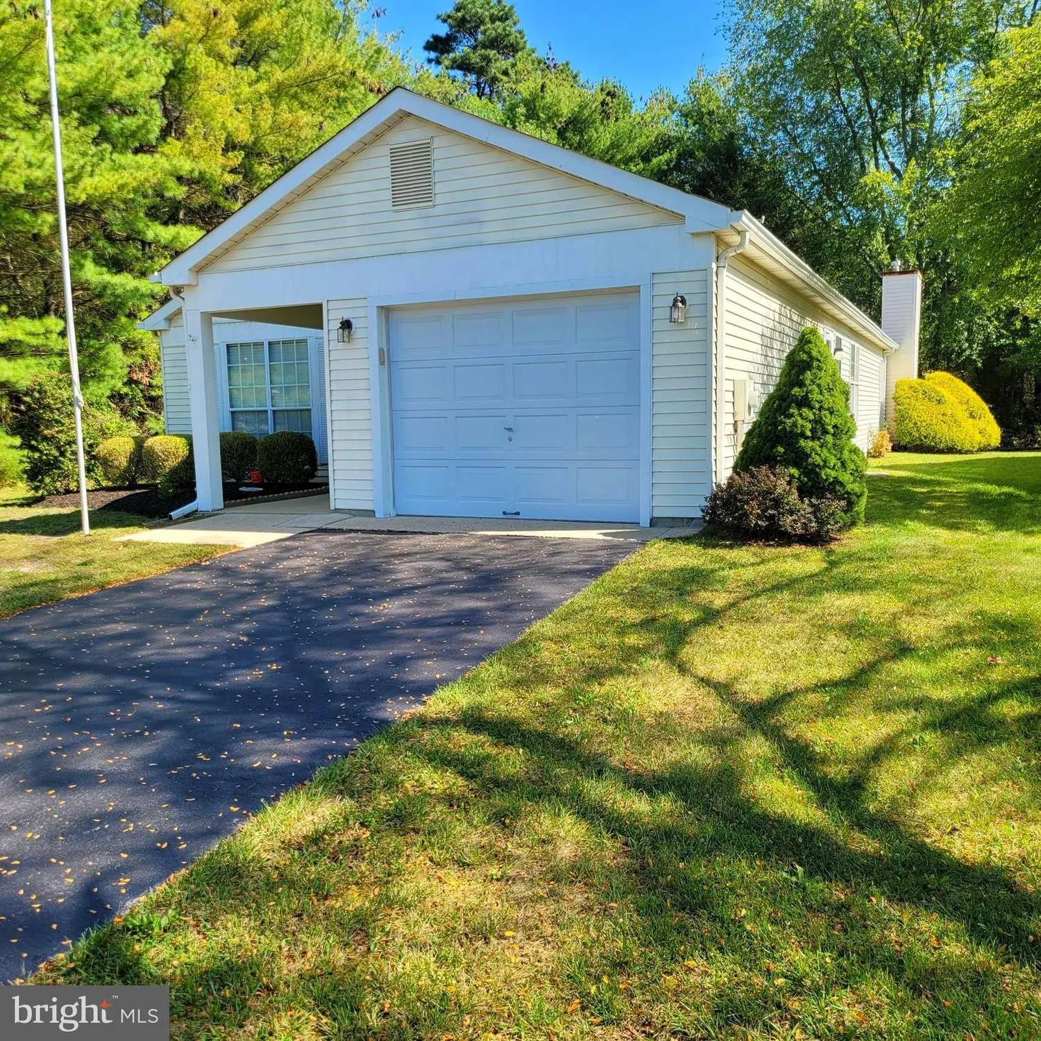 Property Slideshow image 33 of 36 | 875 westminster dr, Southampton, NJ, 08088