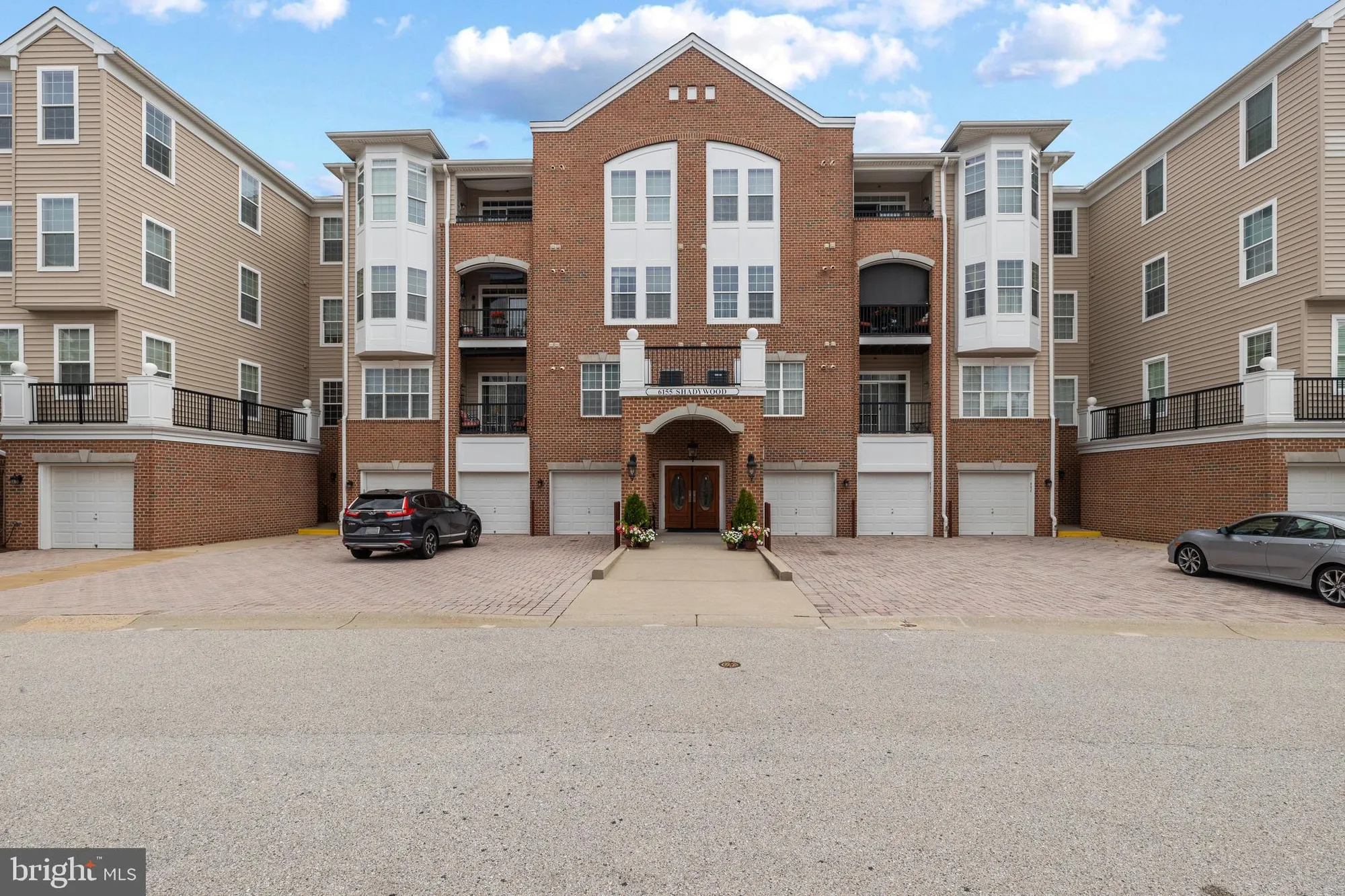 Property Slideshow image 1 of 32 | 6155 shadywood rd 204, Elkridge, MD, 21075