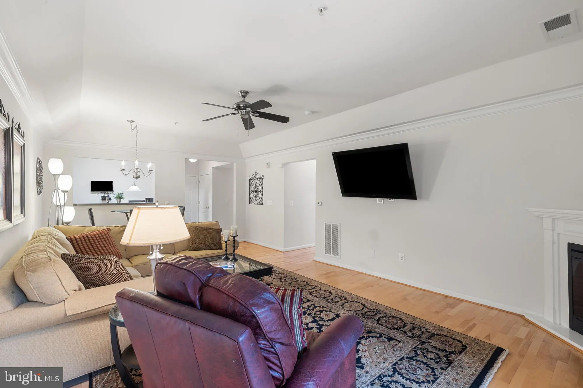 Property Slideshow image 25 of 32 | 6155 shadywood rd 204, Elkridge, MD, 21075