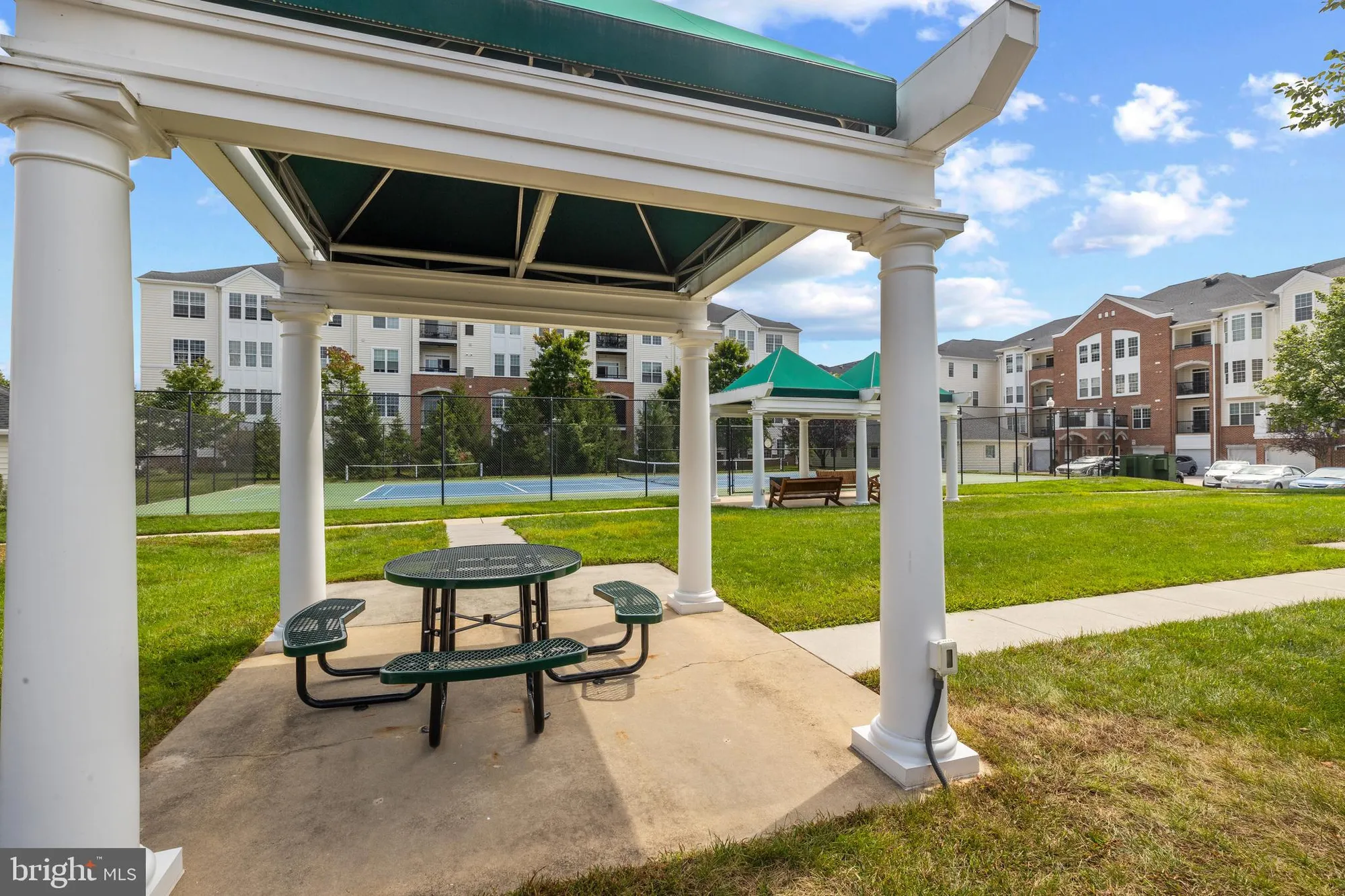 Property Slideshow image 18 of 32 | 6155 shadywood rd 204, Elkridge, MD, 21075