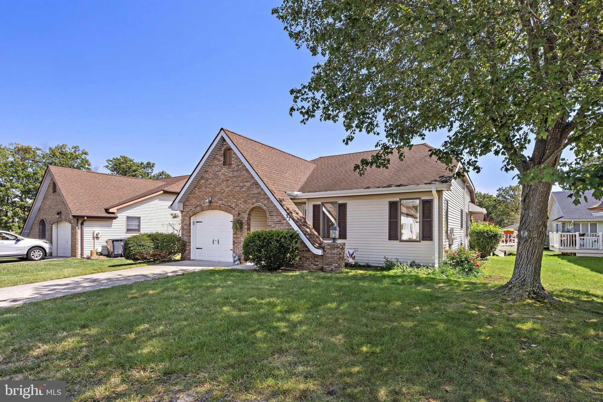 Property Slideshow image 4 of 40 | 37 fir rd, Manahawkin, NJ, 08050