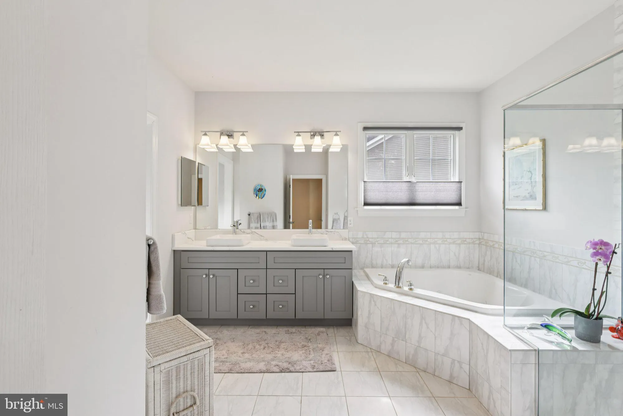 Property Slideshow image 27 of 68 | 28 bedford dr, Skillman, NJ, 08558