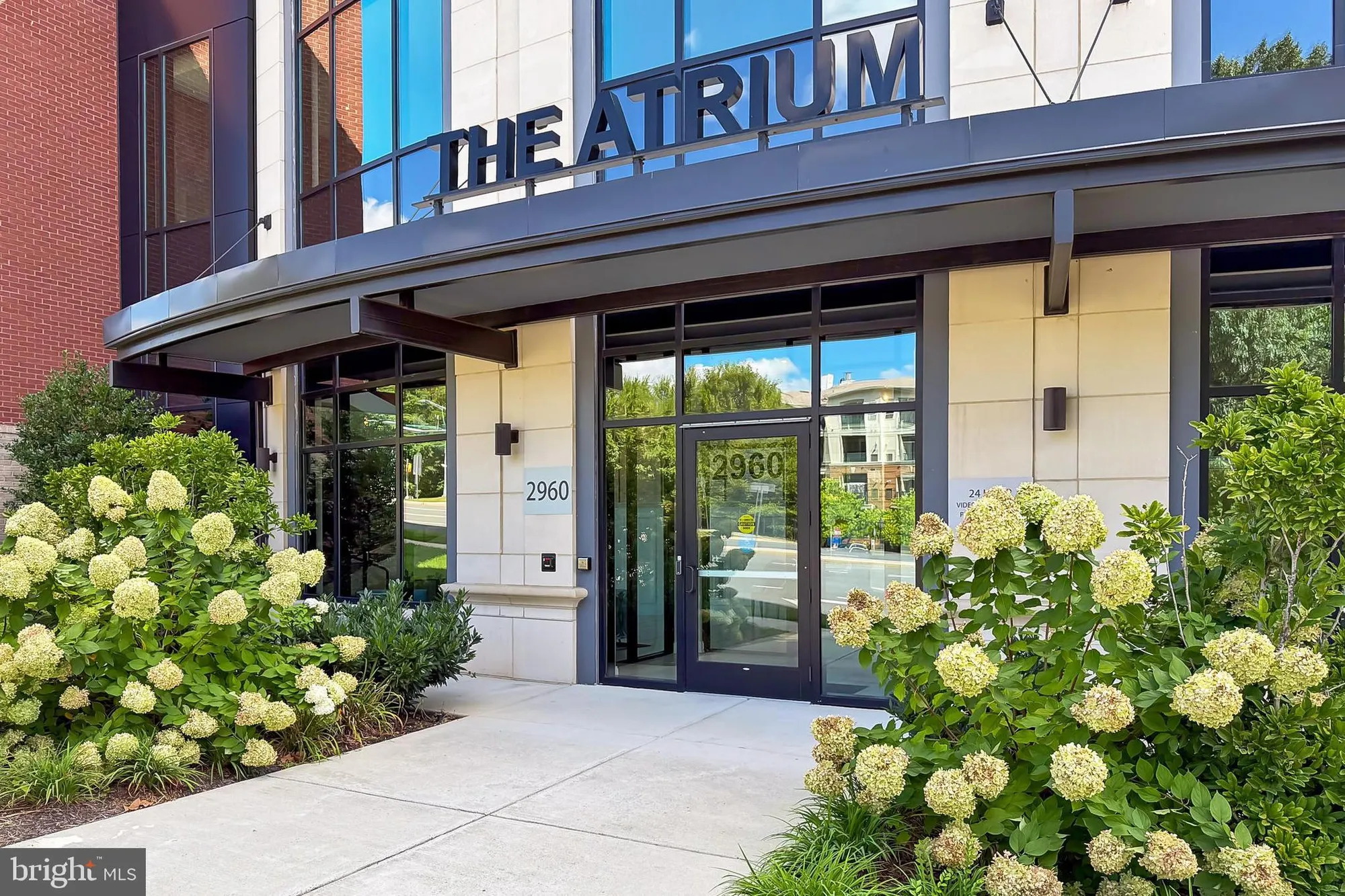 Property Slideshow image 2 of 51 | 2960 vaden dr # 2-307, Fairfax, VA, 22031