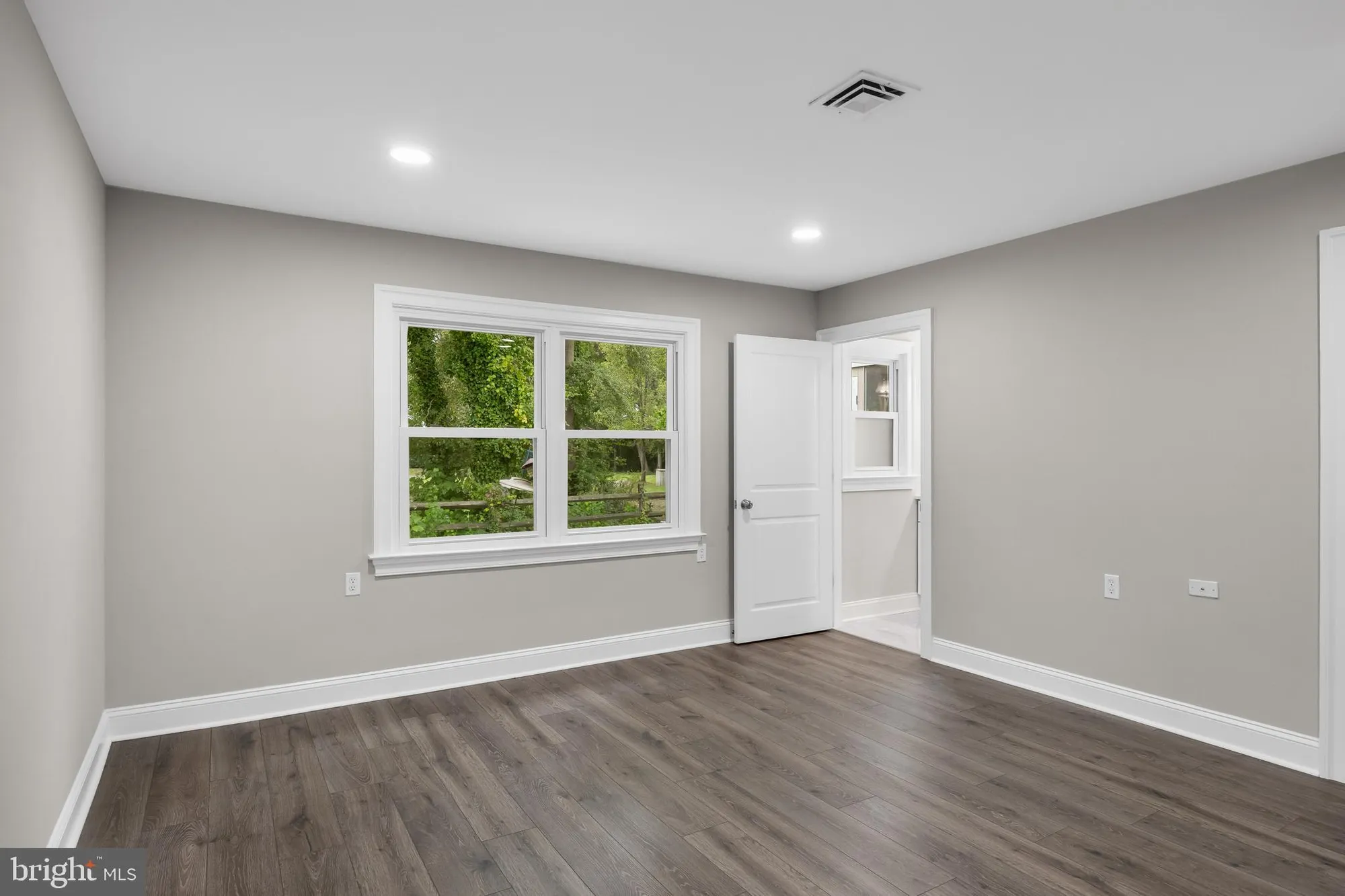 Property Slideshow image 11 of 24 | 175 huntington dr, Southampton, NJ, 08088