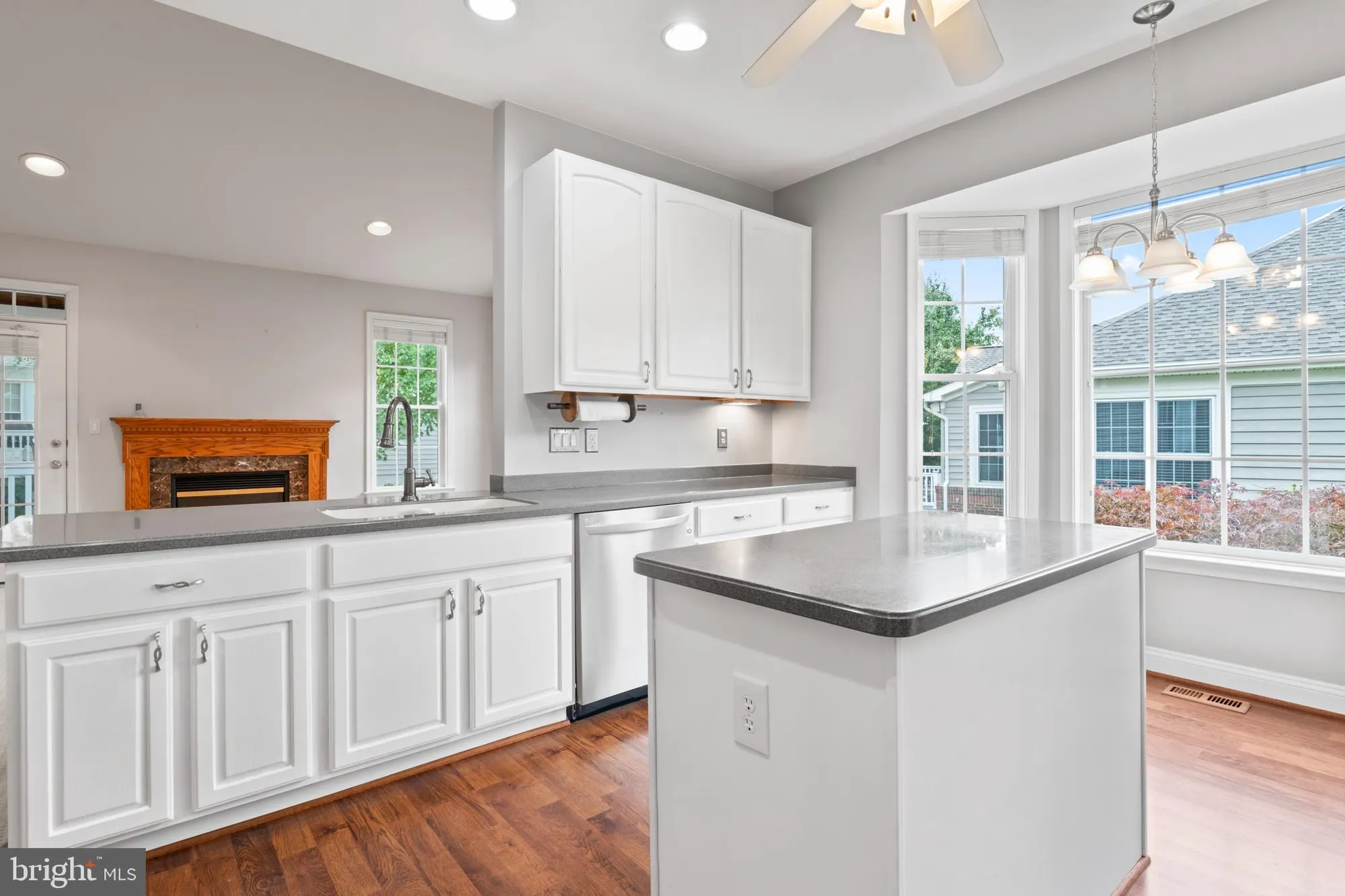 Property Slideshow image 21 of 67 | 13879 crabtree way, Gainesville, VA, 20155