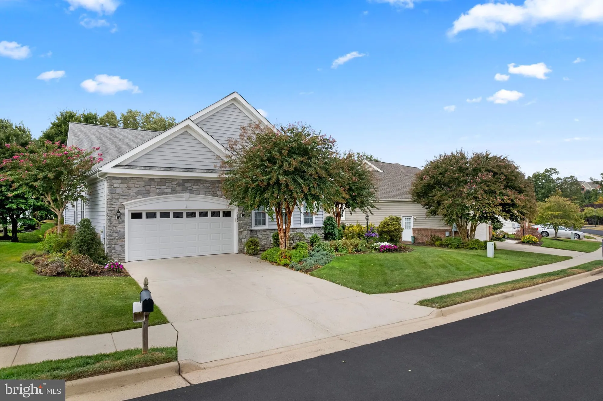 Property Slideshow image 4 of 67 | 13879 crabtree way, Gainesville, VA, 20155