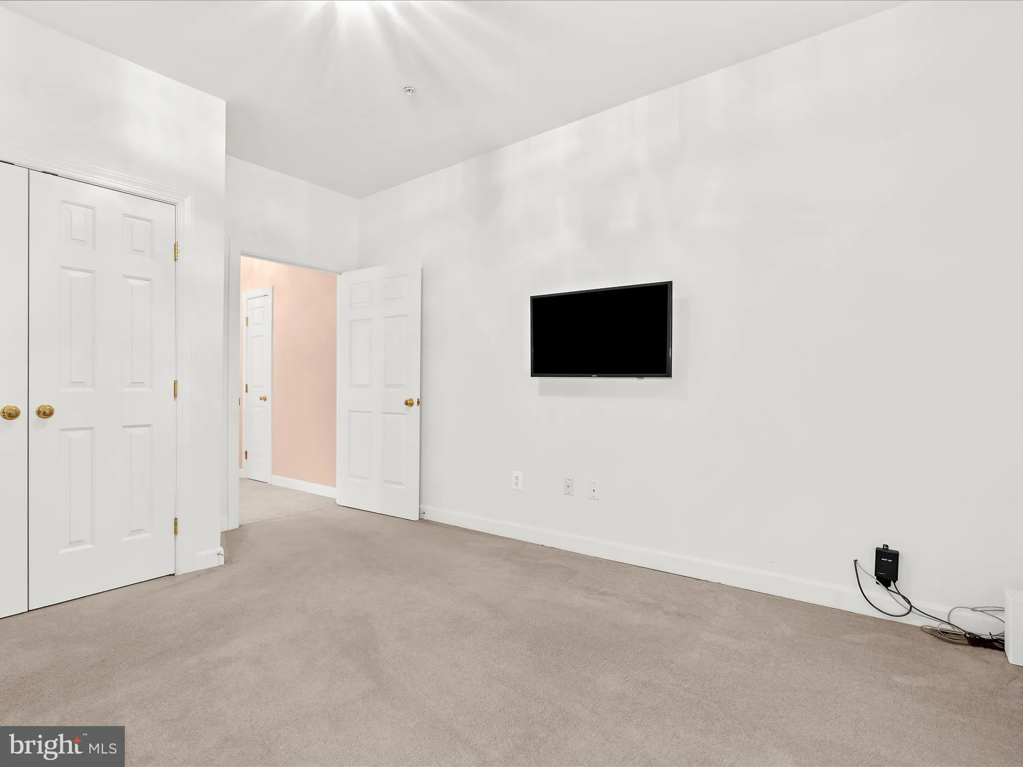 Property Slideshow image 24 of 49 | 311 hamlet cir, Edgewater, MD, 21037