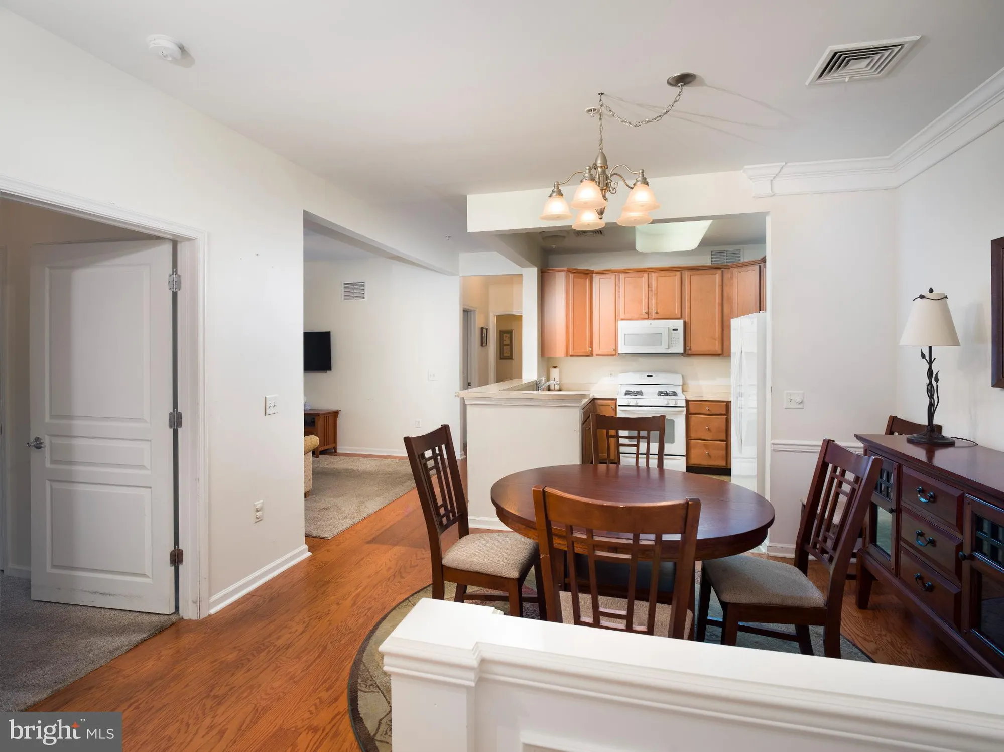 Property Slideshow image 14 of 28 | 411 creekside dr, Brookhaven, PA, 19015