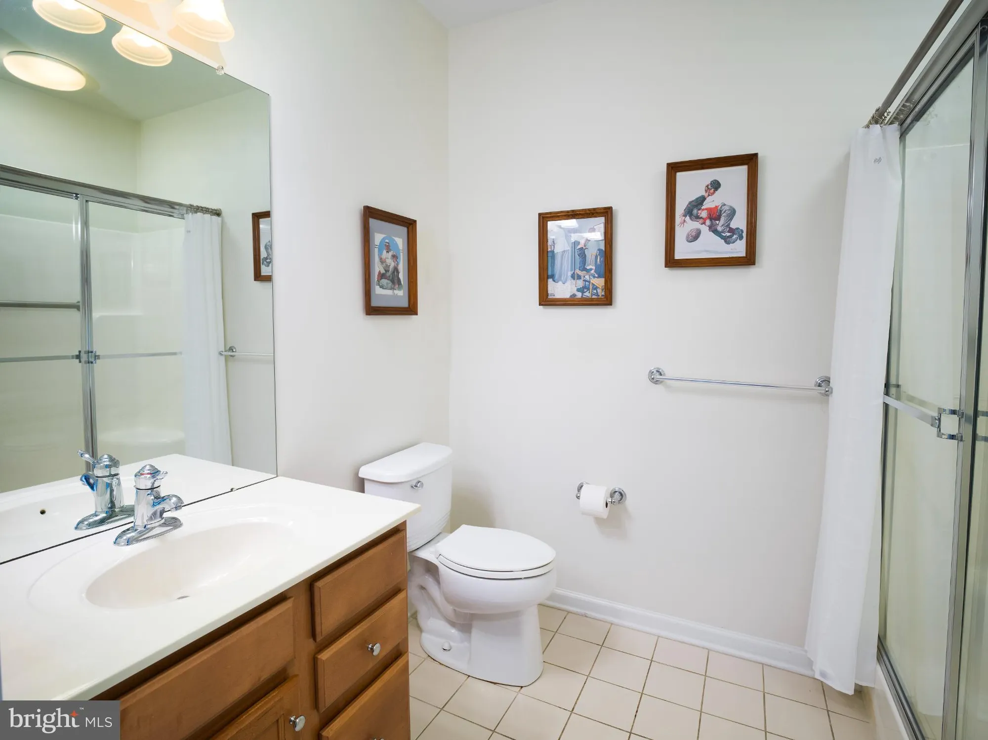 Property Slideshow image 18 of 28 | 411 creekside dr, Brookhaven, PA, 19015