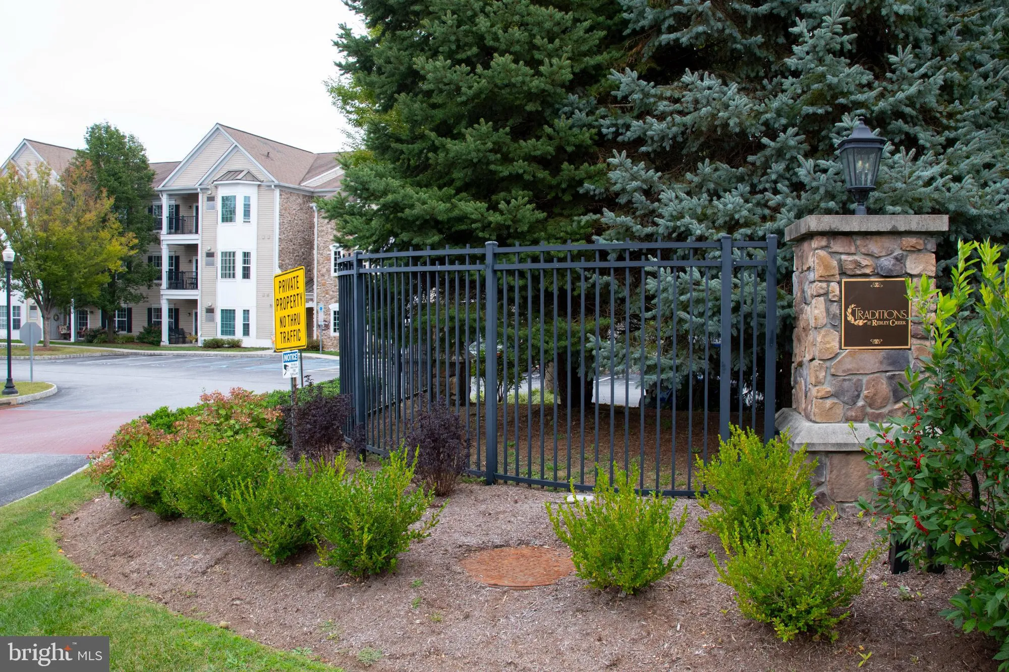 Property Slideshow image 27 of 28 | 411 creekside dr, Brookhaven, PA, 19015