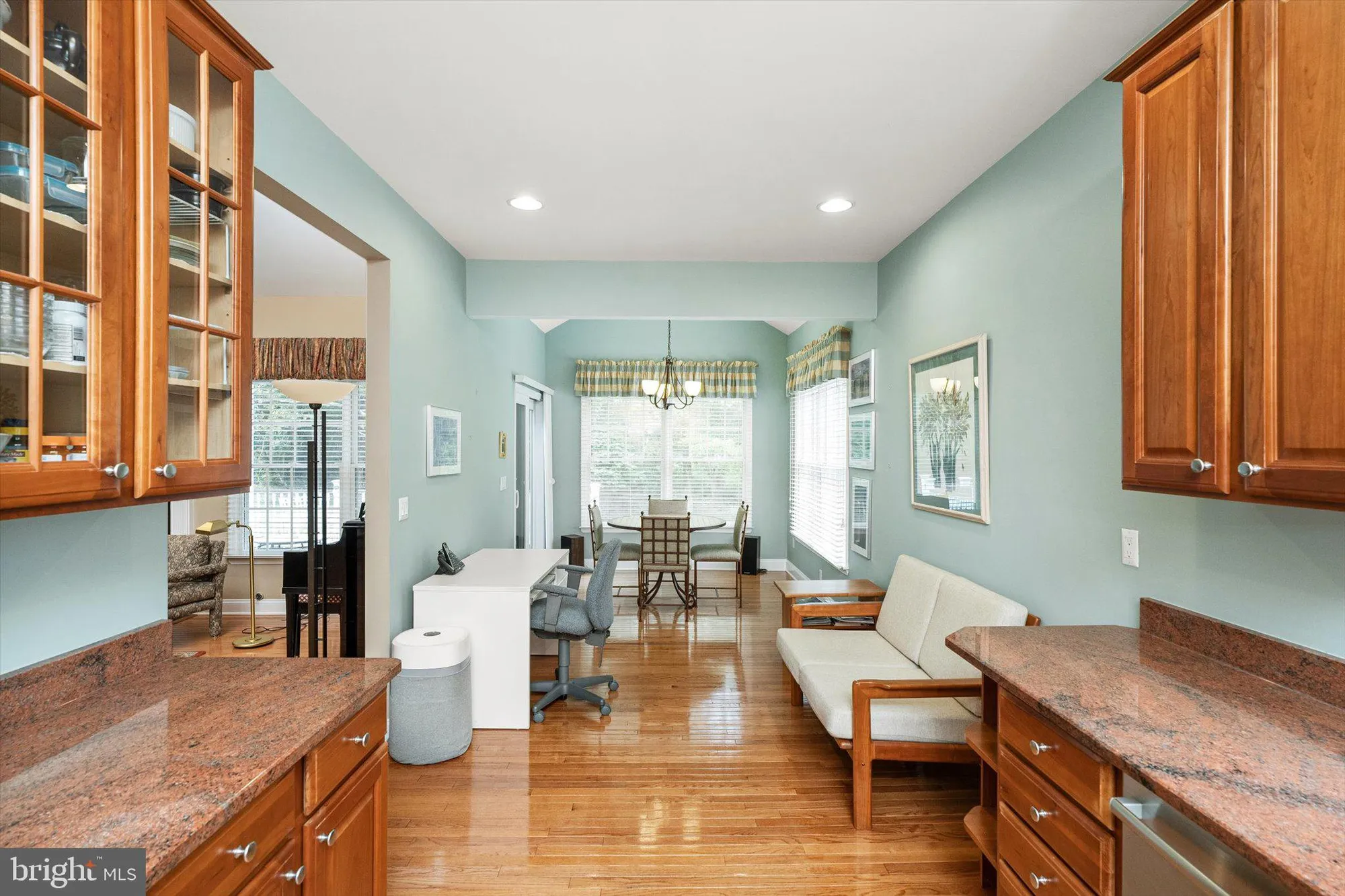 Property Slideshow image 14 of 42 | 12 ironwood rd, Skillman, NJ, 08558