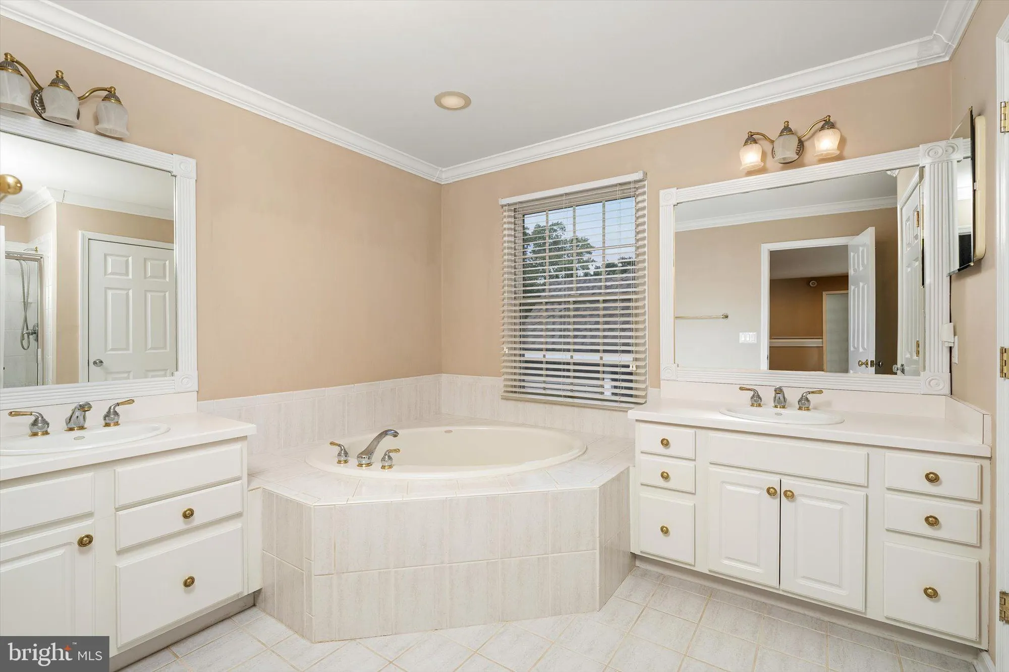 Property Slideshow image 28 of 42 | 12 ironwood rd, Skillman, NJ, 08558