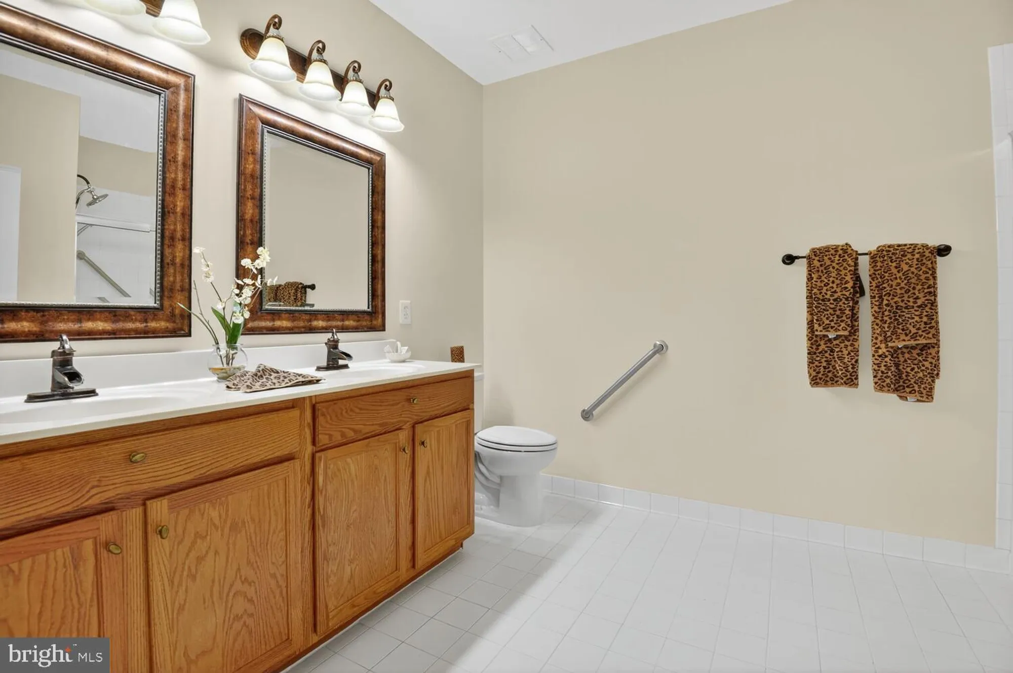 Property Slideshow image 11 of 17 | 20810 noble ter 205, Sterling, VA, 20165