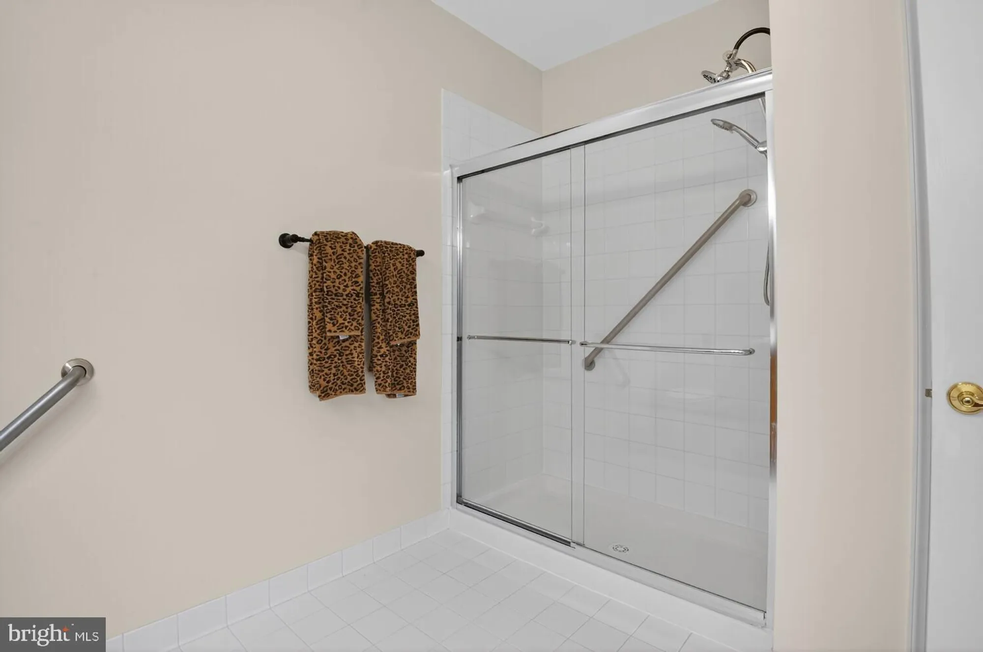 Property Slideshow image 13 of 17 | 20810 noble ter 205, Sterling, VA, 20165