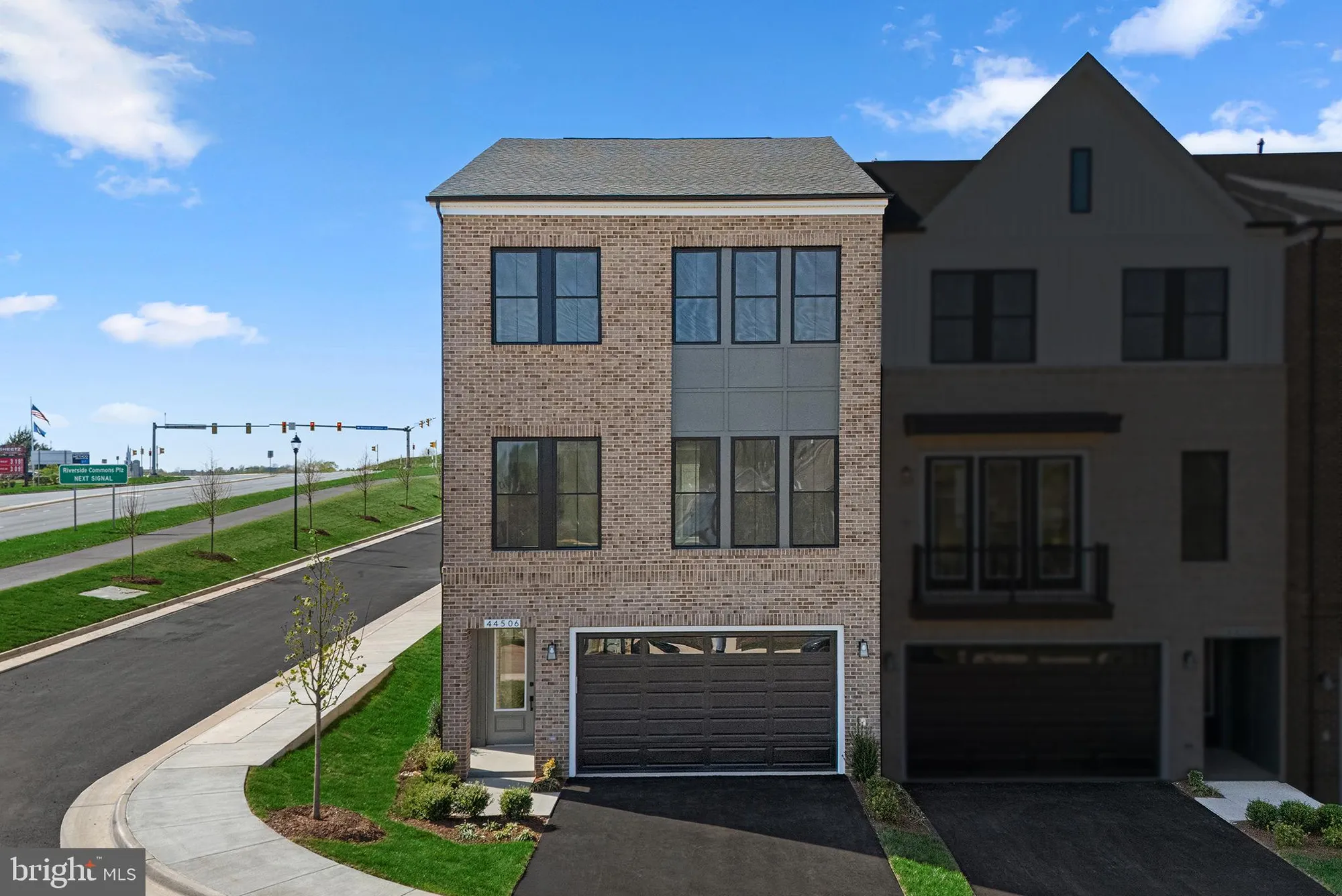 Property Slideshow image 1 of 49 | 44506 lowestoft sq, Ashburn, VA, 20147