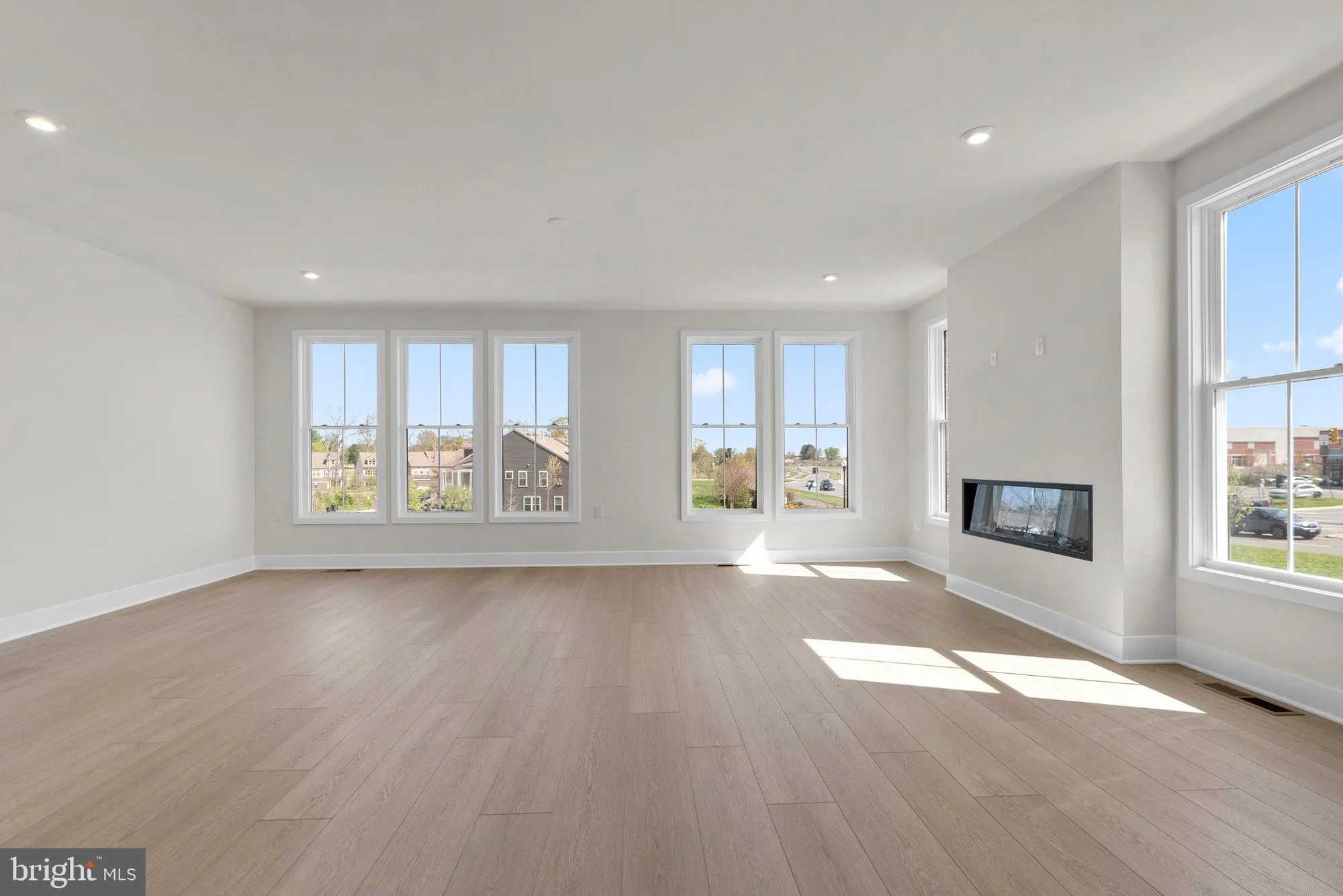 Property Slideshow image 14 of 49 | 44506 lowestoft sq, Ashburn, VA, 20147