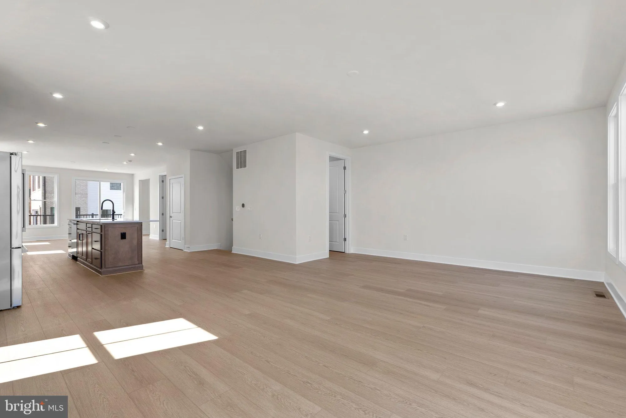 Property Slideshow image 16 of 49 | 44506 lowestoft sq, Ashburn, VA, 20147