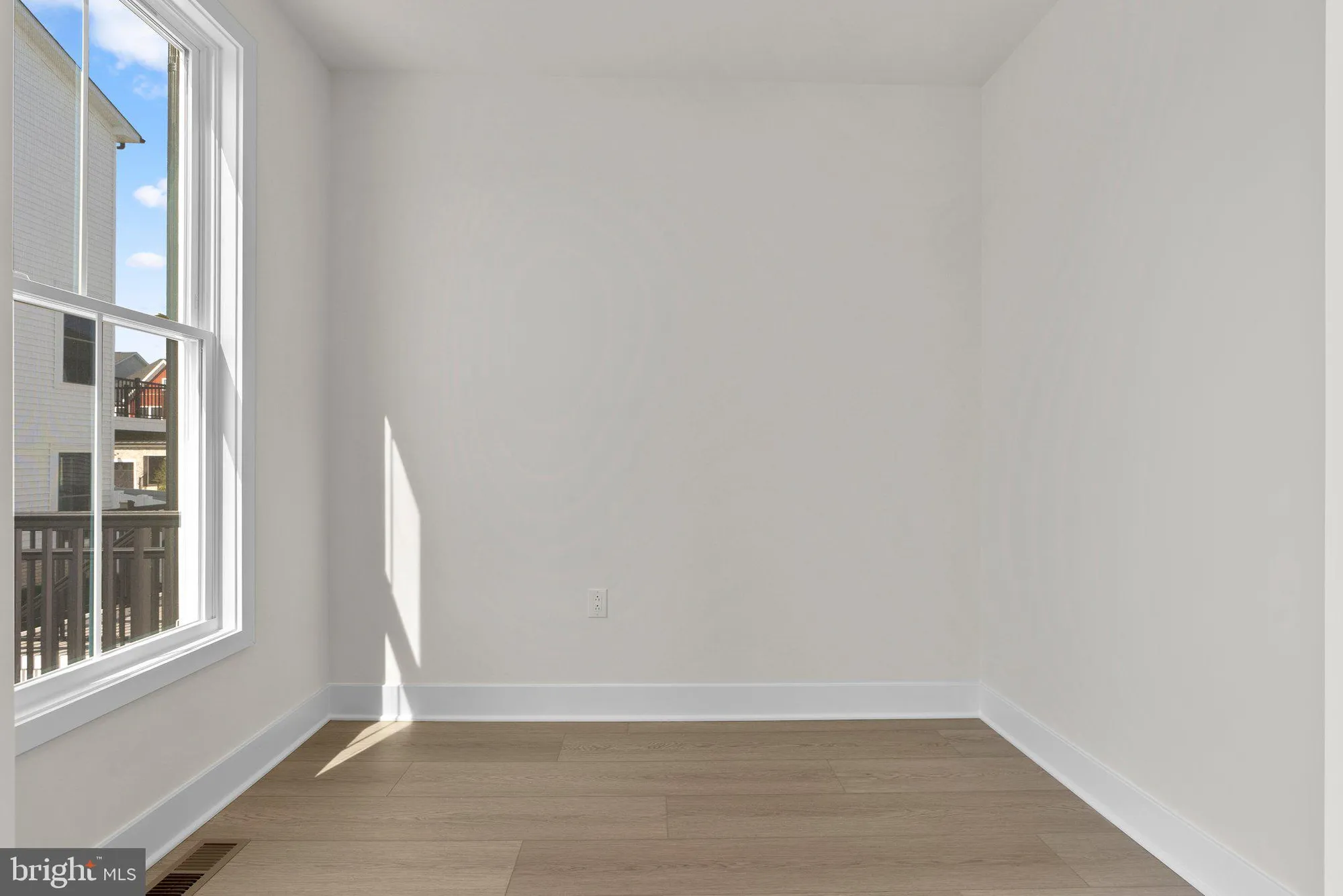 Property Slideshow image 24 of 49 | 44506 lowestoft sq, Ashburn, VA, 20147