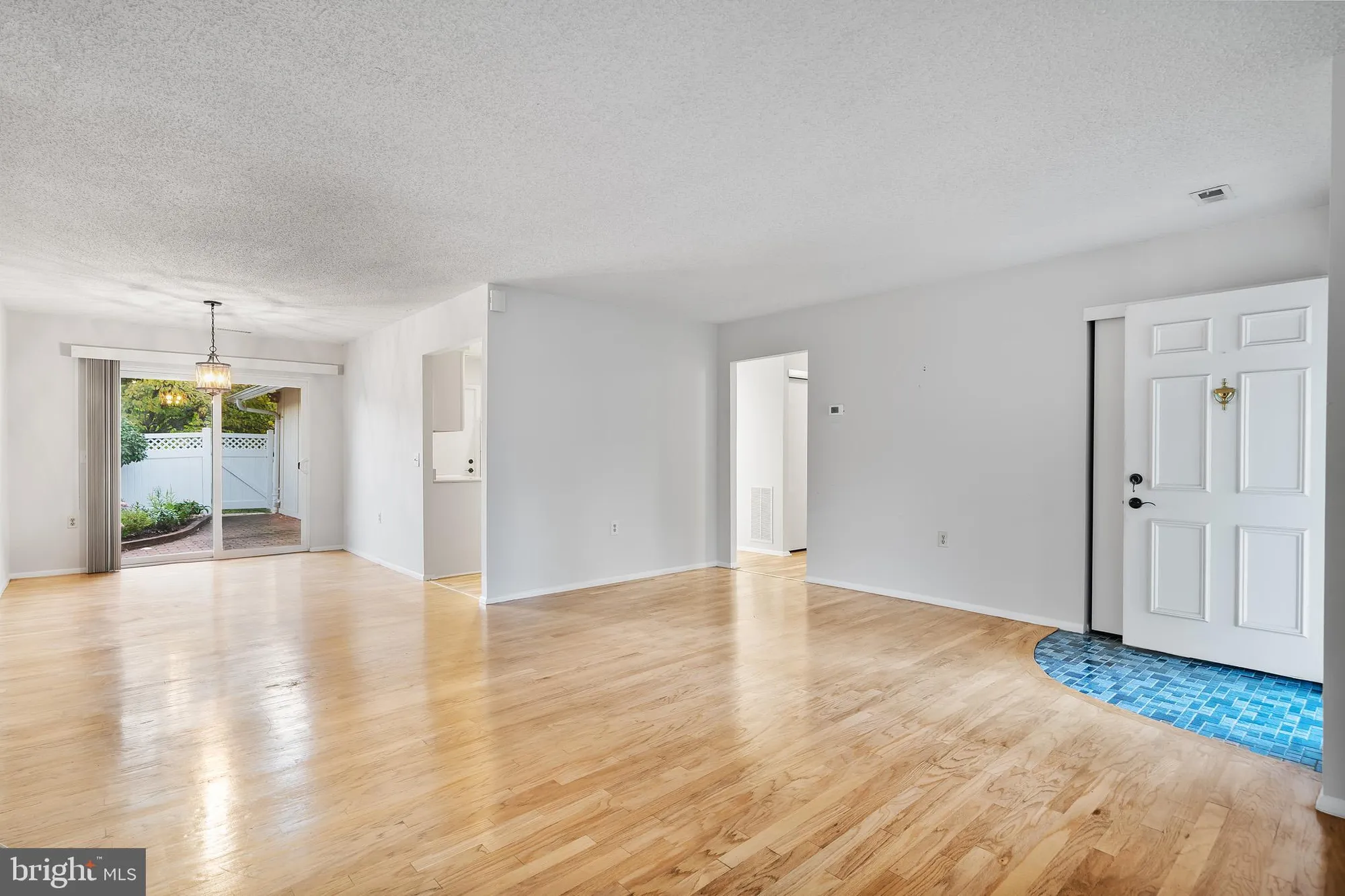Property Slideshow image 6 of 24 | 2 finsbury park ct # 47-a, Silver Spring, MD, 20906