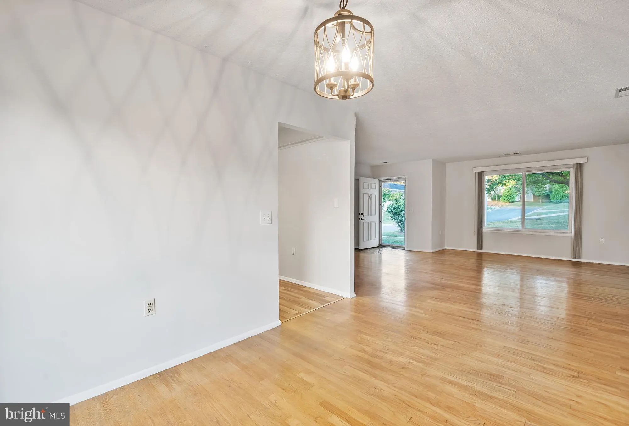 Property Slideshow image 8 of 24 | 2 finsbury park ct # 47-a, Silver Spring, MD, 20906
