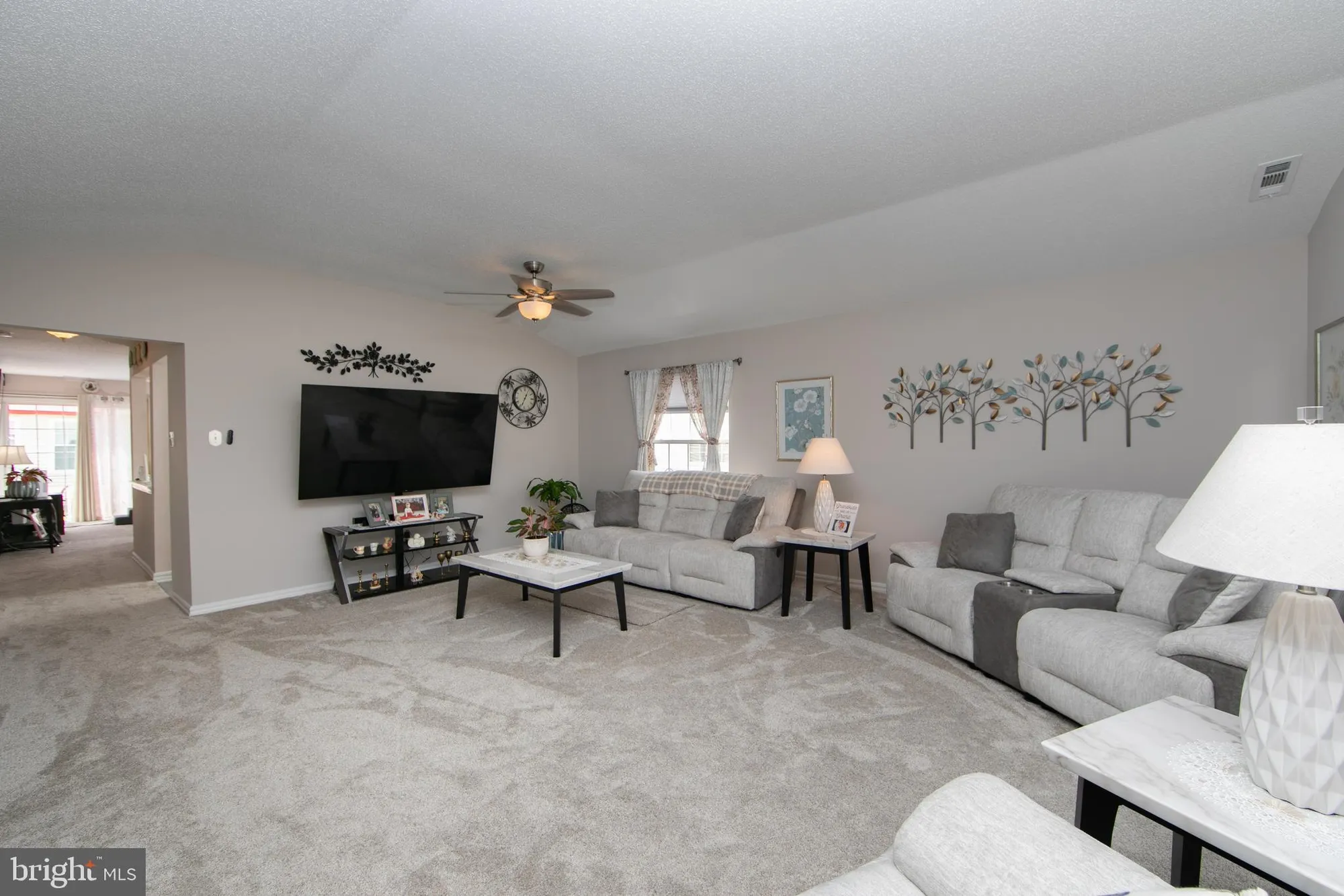 Property Slideshow image 8 of 34 | 516 saint martin ct, Williamstown, NJ, 08094