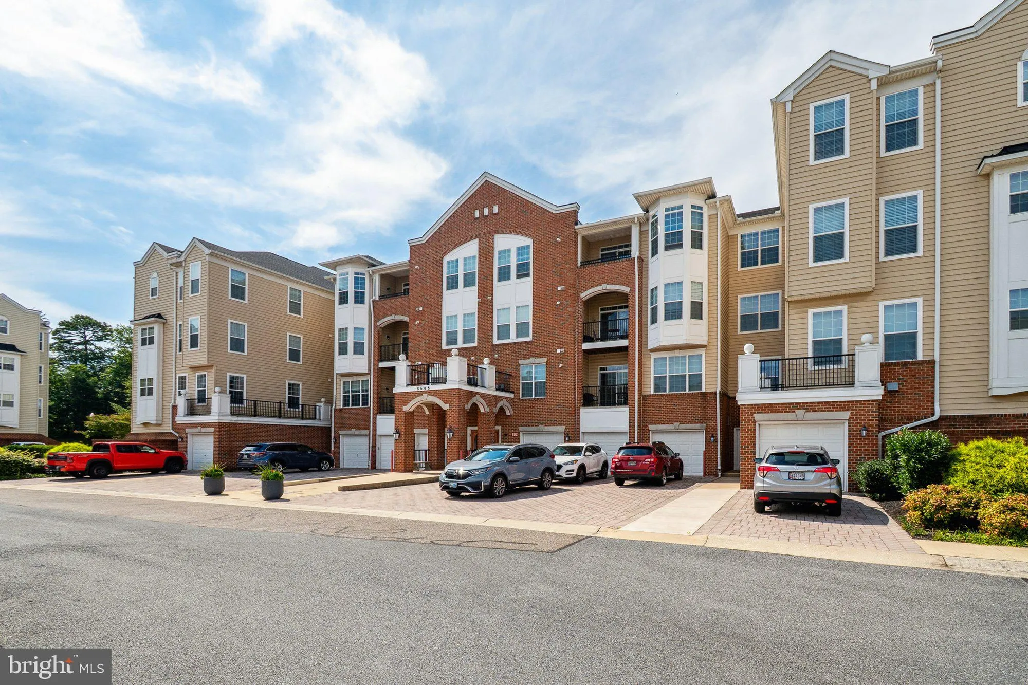 Property Slideshow image 2 of 32 | 8608 wandering fox trl 303, Odenton, MD, 21113