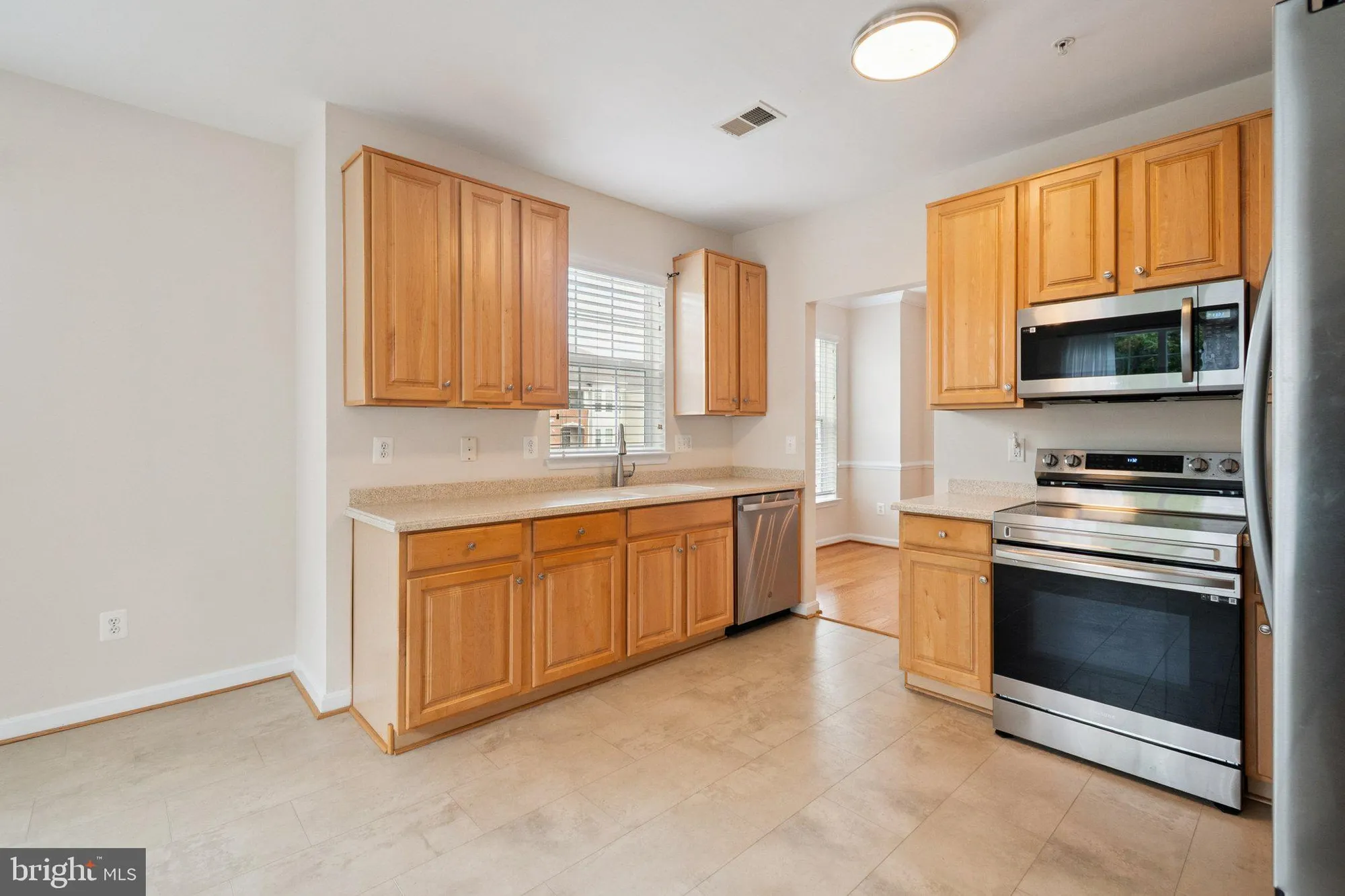 Property Slideshow image 11 of 32 | 8608 wandering fox trl 303, Odenton, MD, 21113