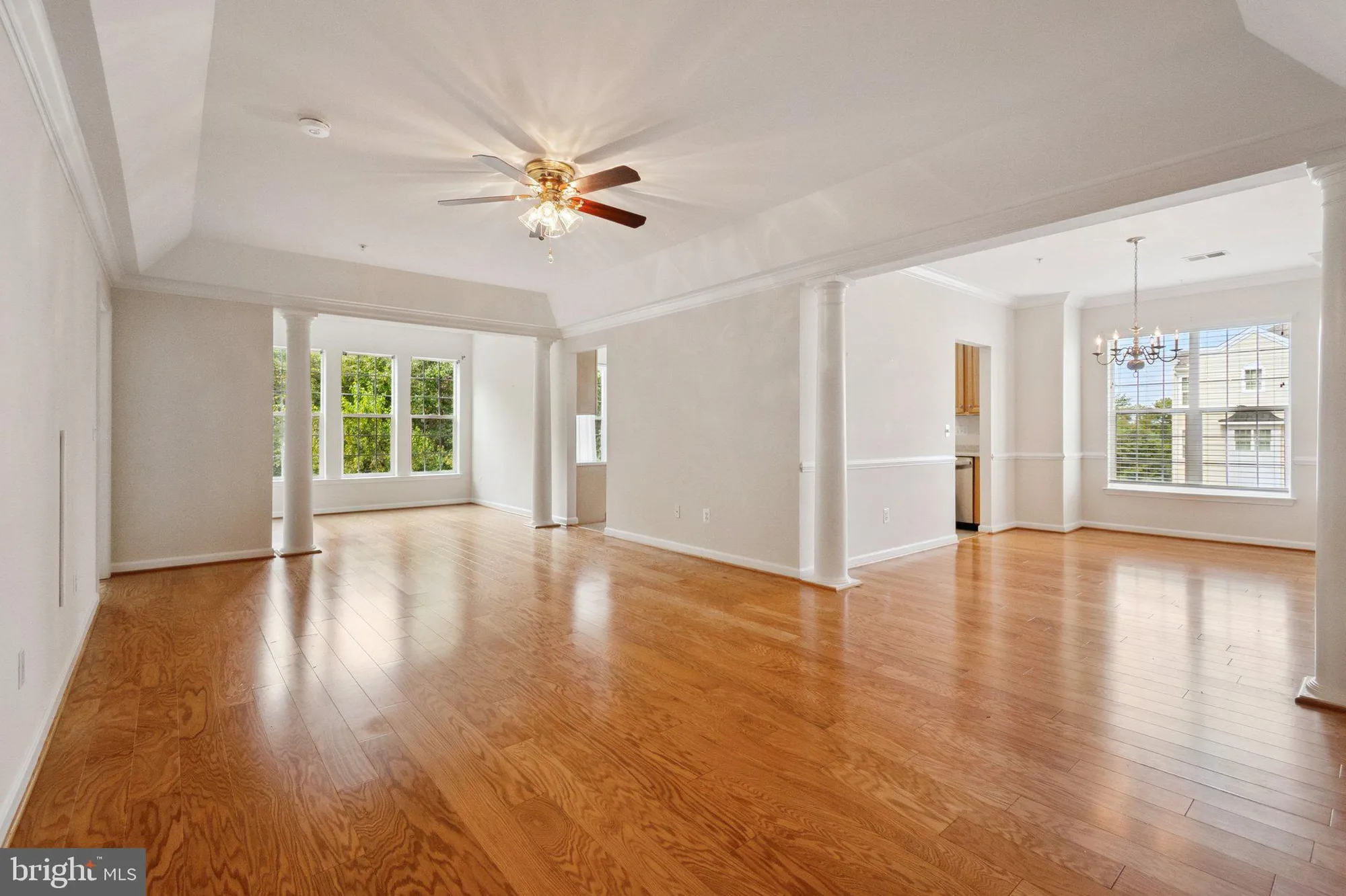 Property Slideshow image 4 of 32 | 8608 wandering fox trl 303, Odenton, MD, 21113
