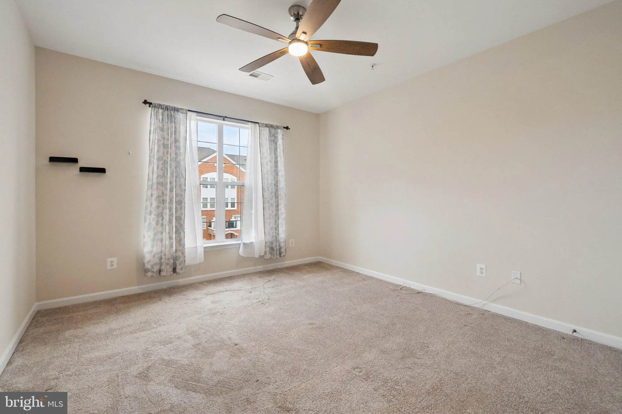 Property Slideshow image 15 of 32 | 8608 wandering fox trl 303, Odenton, MD, 21113