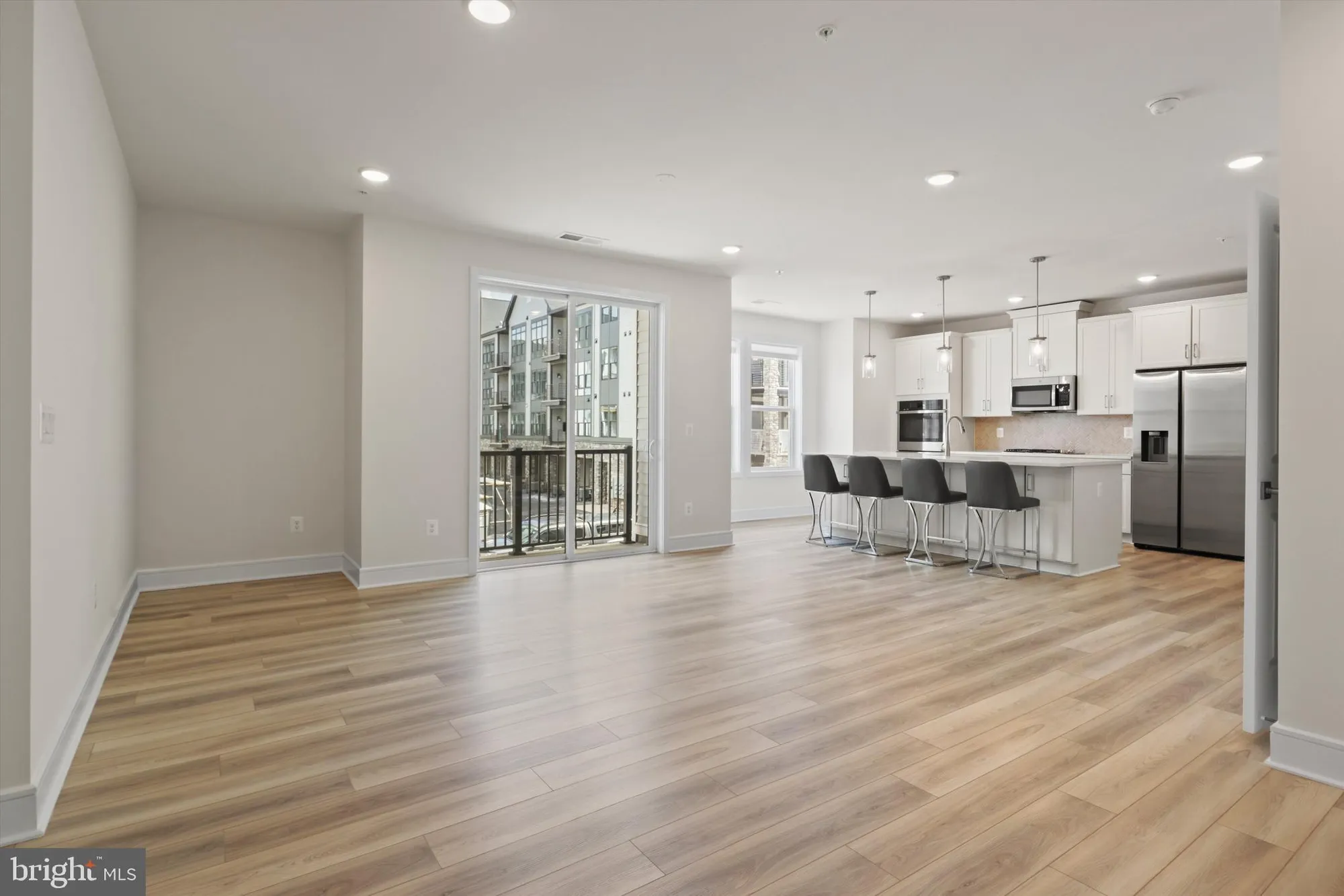 Property Slideshow image 7 of 49 | 23688 bolton crescent ter apt 204, Ashburn, VA, 20148