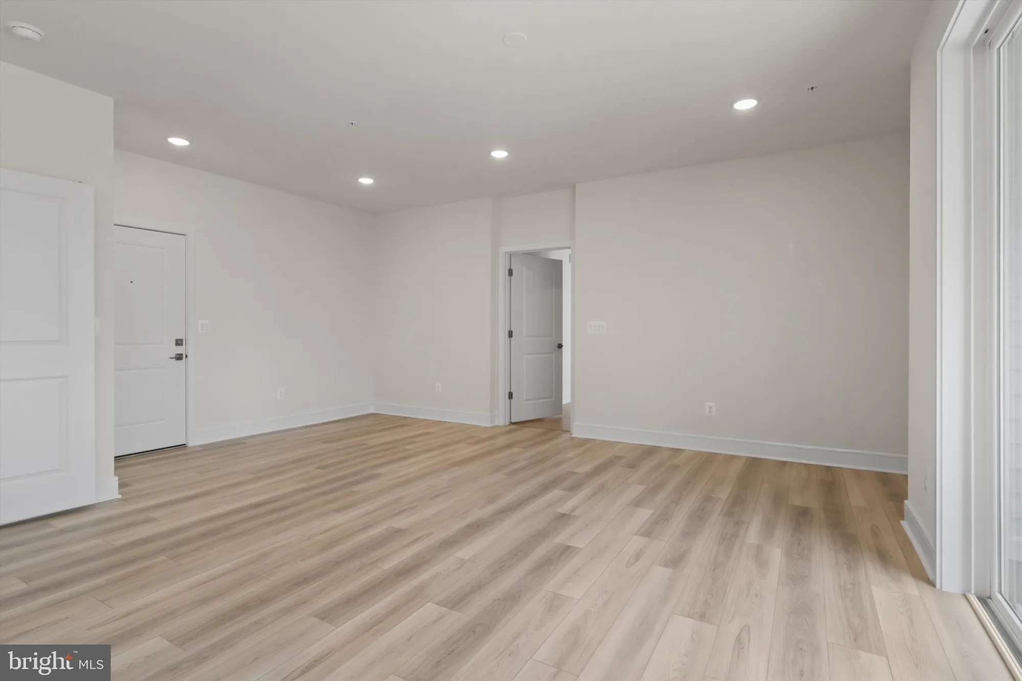 Property Slideshow image 9 of 49 | 23688 bolton crescent ter apt 204, Ashburn, VA, 20148