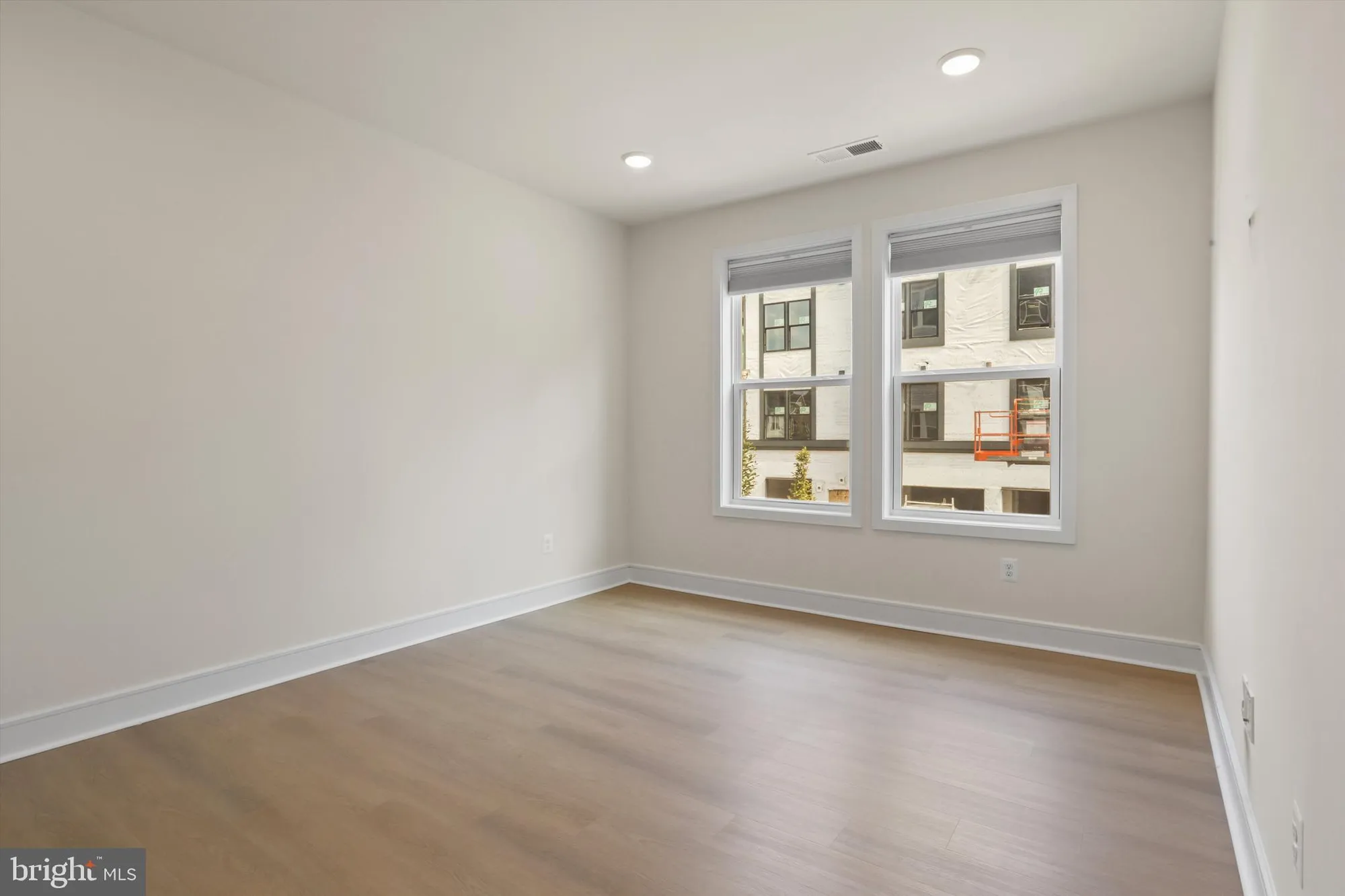 Property Slideshow image 18 of 49 | 23688 bolton crescent ter apt 204, Ashburn, VA, 20148