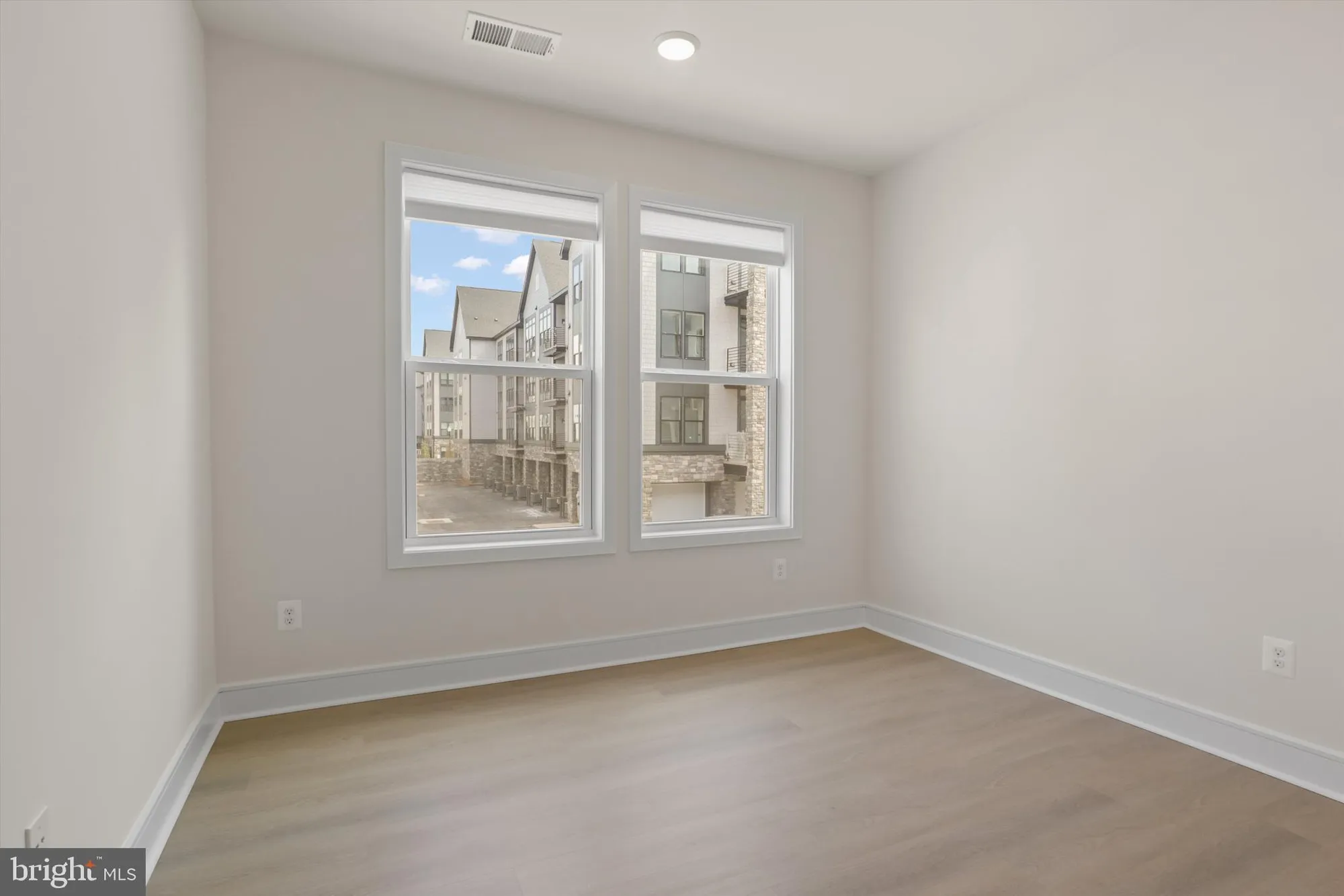 Property Slideshow image 25 of 49 | 23688 bolton crescent ter apt 204, Ashburn, VA, 20148