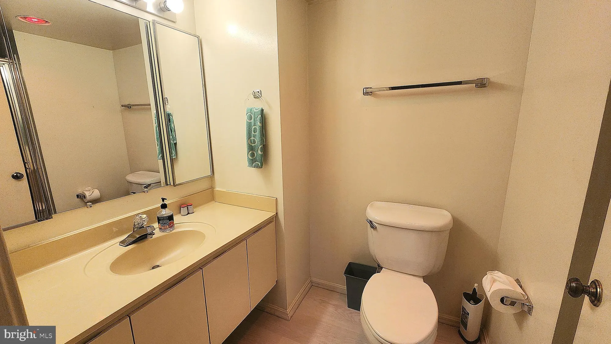 Property Slideshow image 11 of 37 | 15101 interlachen dr 1-315, Silver Spring, MD, 20906