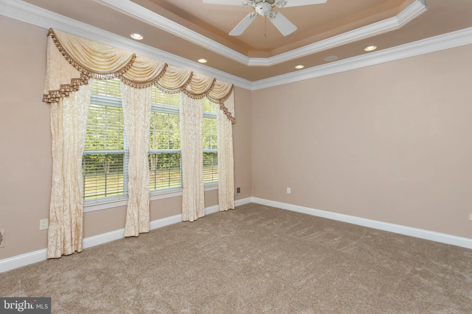 Property Slideshow image 15 of 39 | 37 monte carlo dr, Hamilton, NJ, 08691