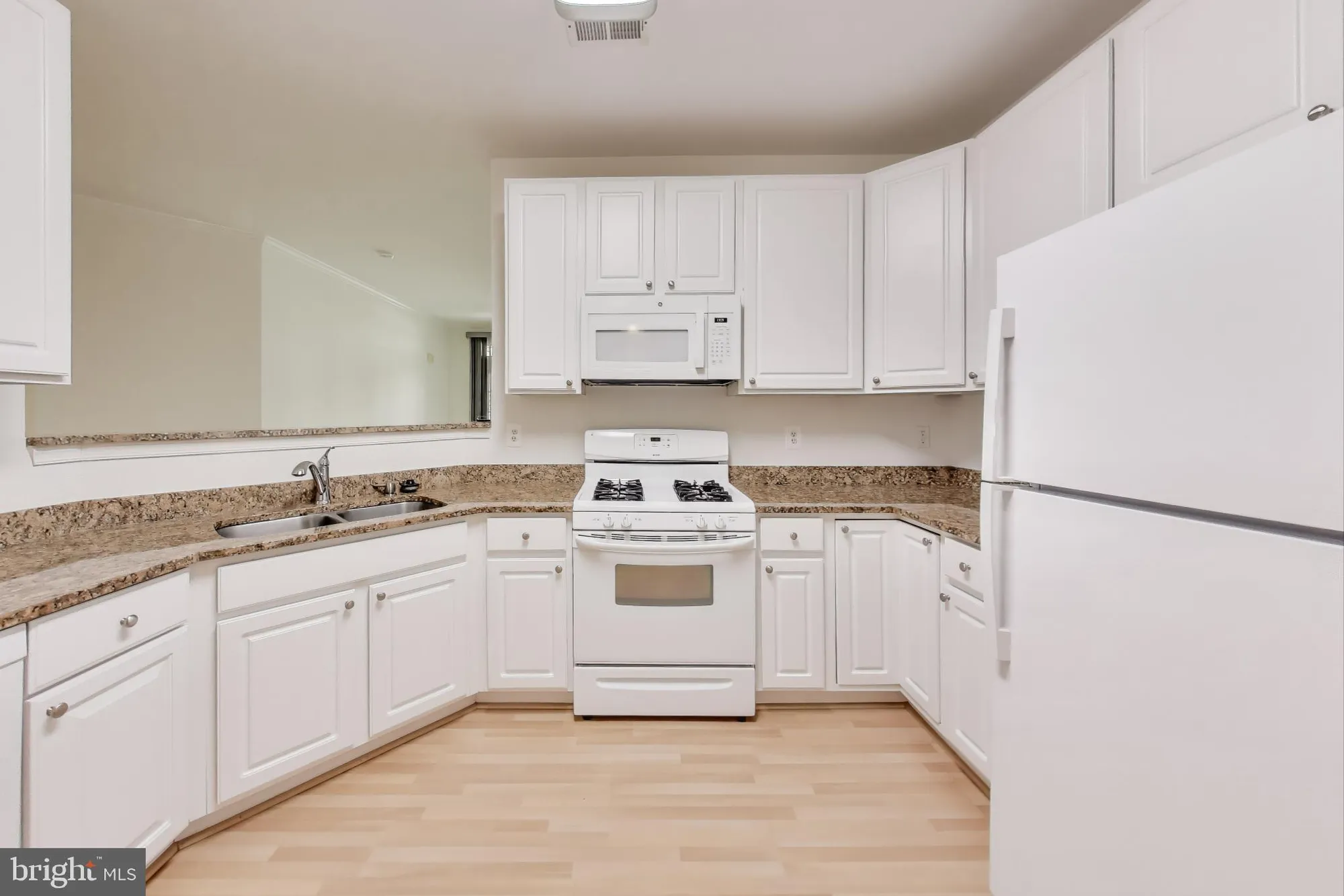 Property Slideshow image 12 of 41 | 13801 belle chasse blvd 212, Laurel, MD, 20707