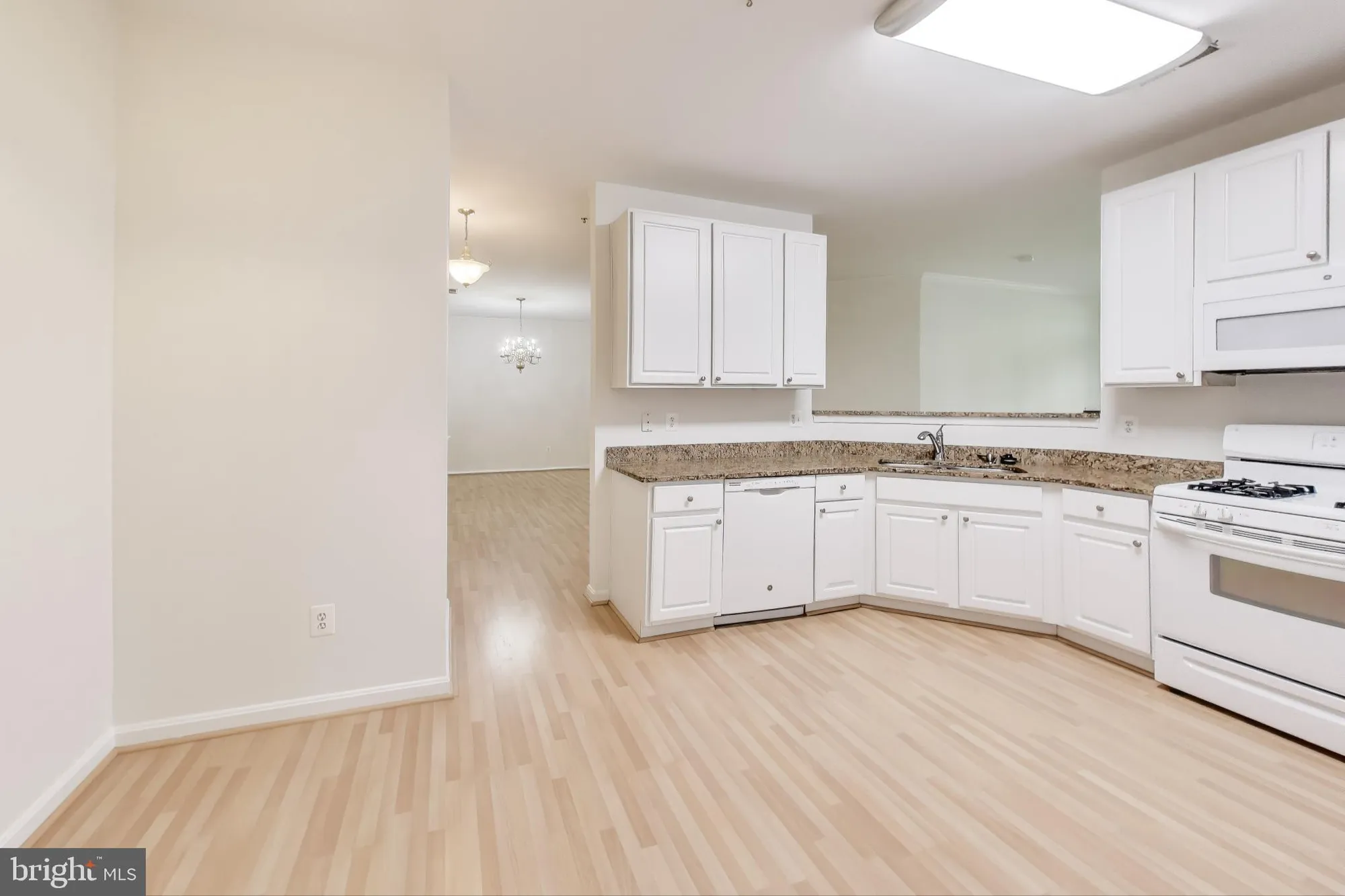 Property Slideshow image 14 of 41 | 13801 belle chasse blvd 212, Laurel, MD, 20707