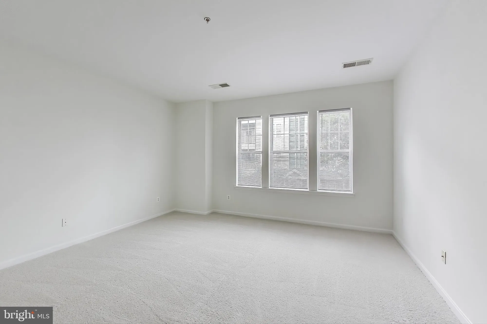 Property Slideshow image 21 of 41 | 13801 belle chasse blvd 212, Laurel, MD, 20707