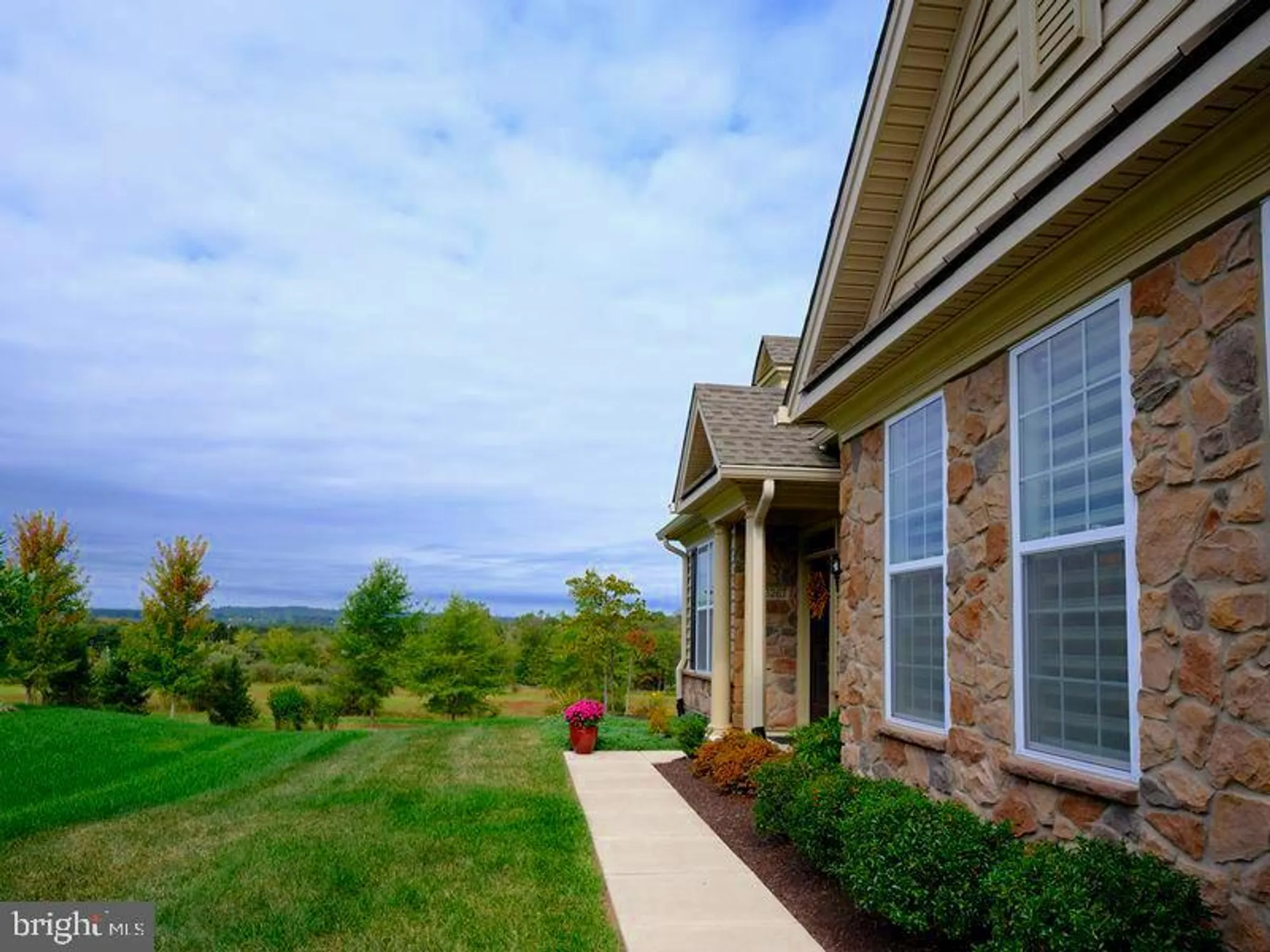 Property Slideshow image 3 of 36 | 3267 bushwood dr, Perkasie, PA, 18944