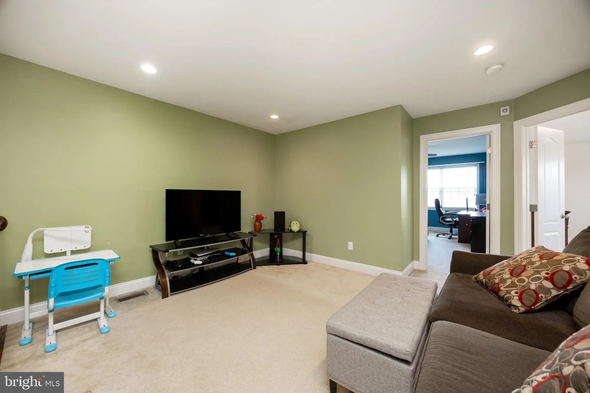 Property Slideshow image 16 of 42 | 71 iron hill way, Collegeville, PA, 19426