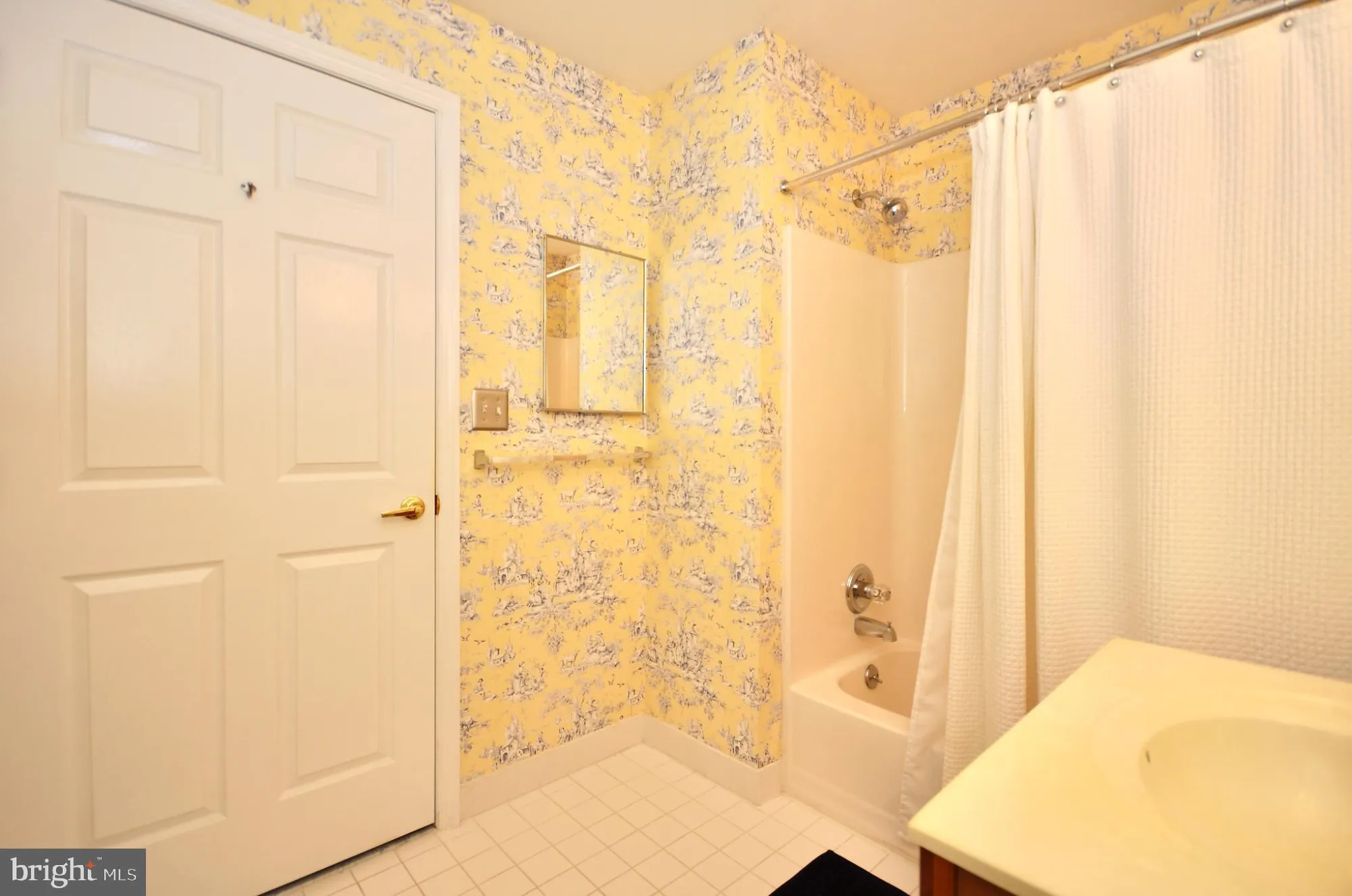 Property Slideshow image 33 of 39 | 42 w college ave apt 324, Yardley, PA, 19067