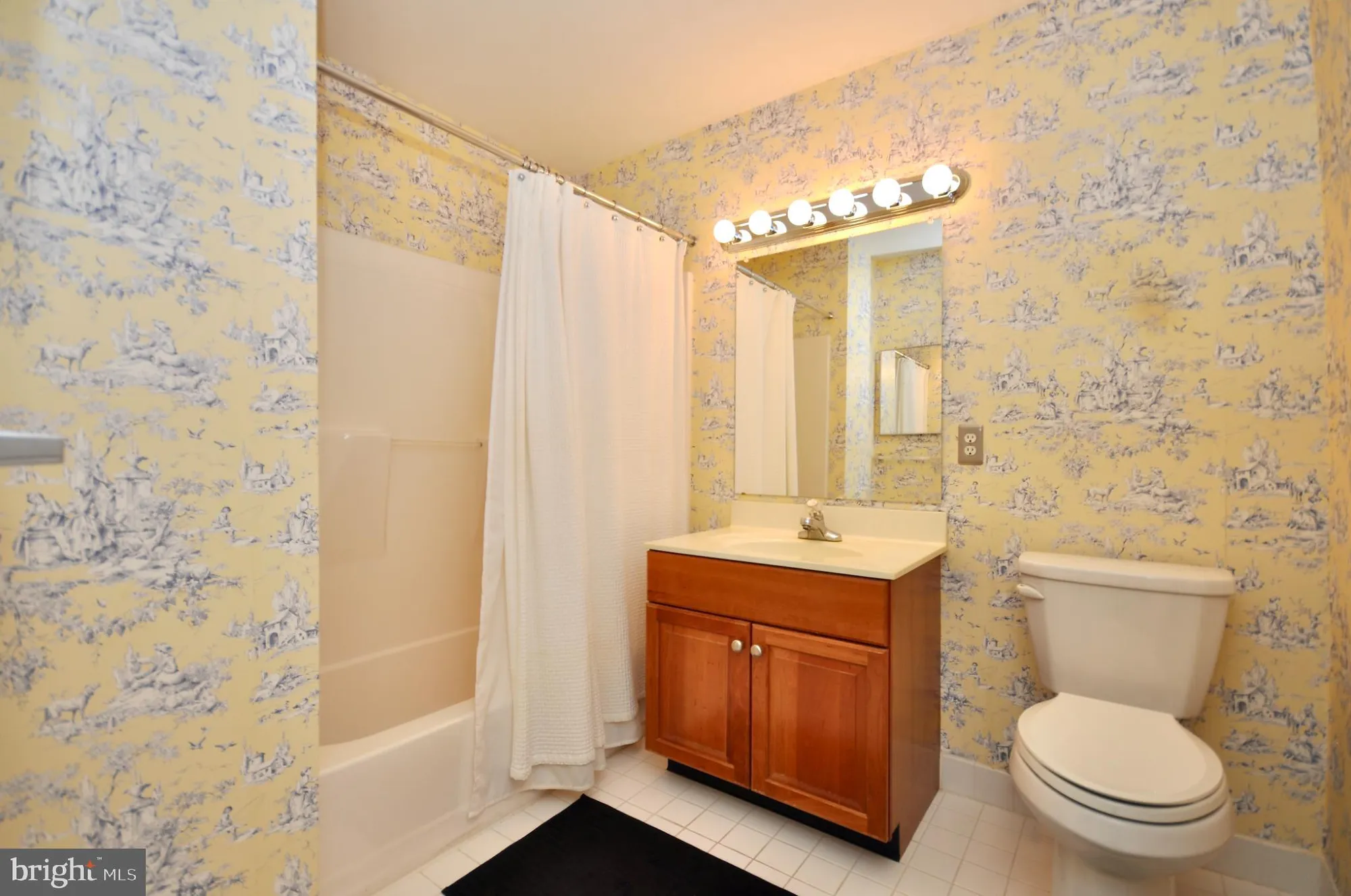 Property Slideshow image 34 of 39 | 42 w college ave apt 324, Yardley, PA, 19067