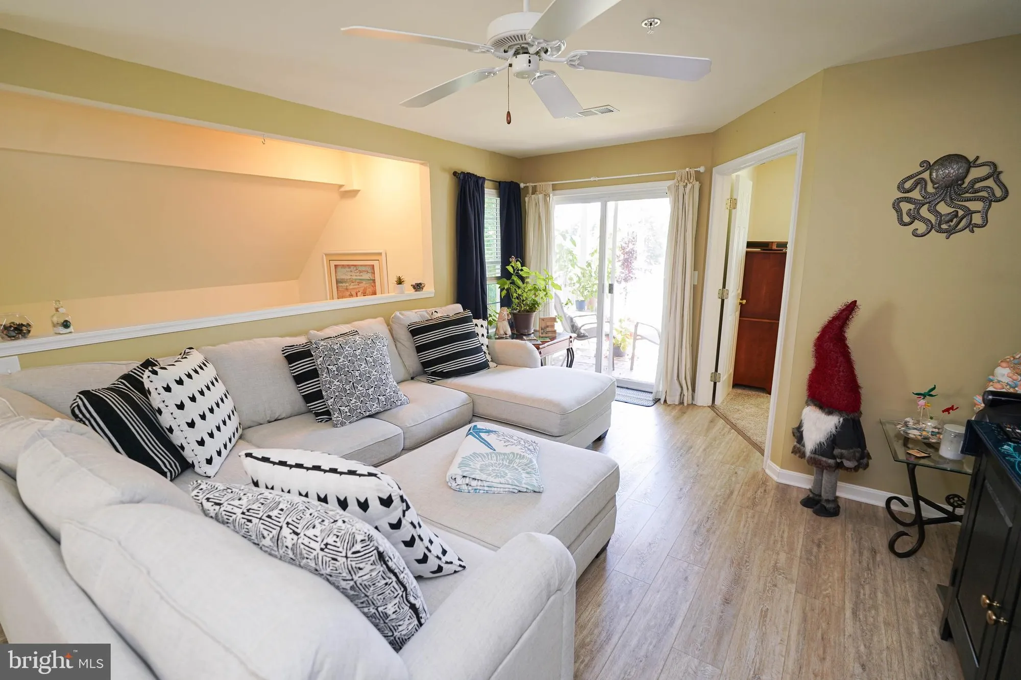 Property Slideshow image 7 of 47 | 11421 manklin creek rd unit 4, Berlin, MD, 21811