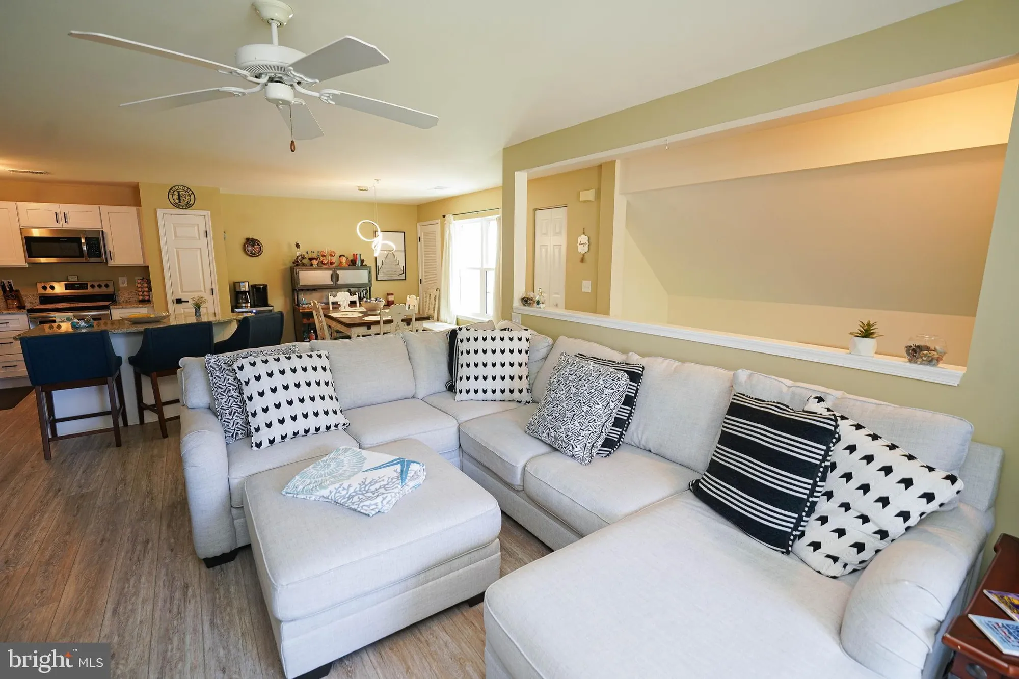 Property Slideshow image 8 of 47 | 11421 manklin creek rd unit 4, Berlin, MD, 21811