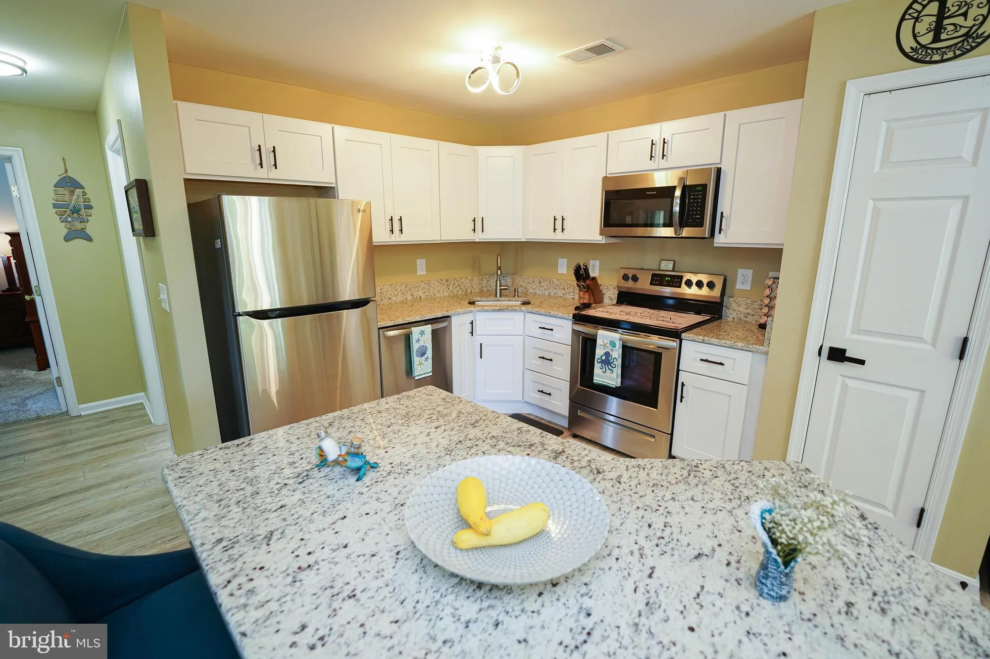 Property Slideshow image 11 of 47 | 11421 manklin creek rd unit 4, Berlin, MD, 21811